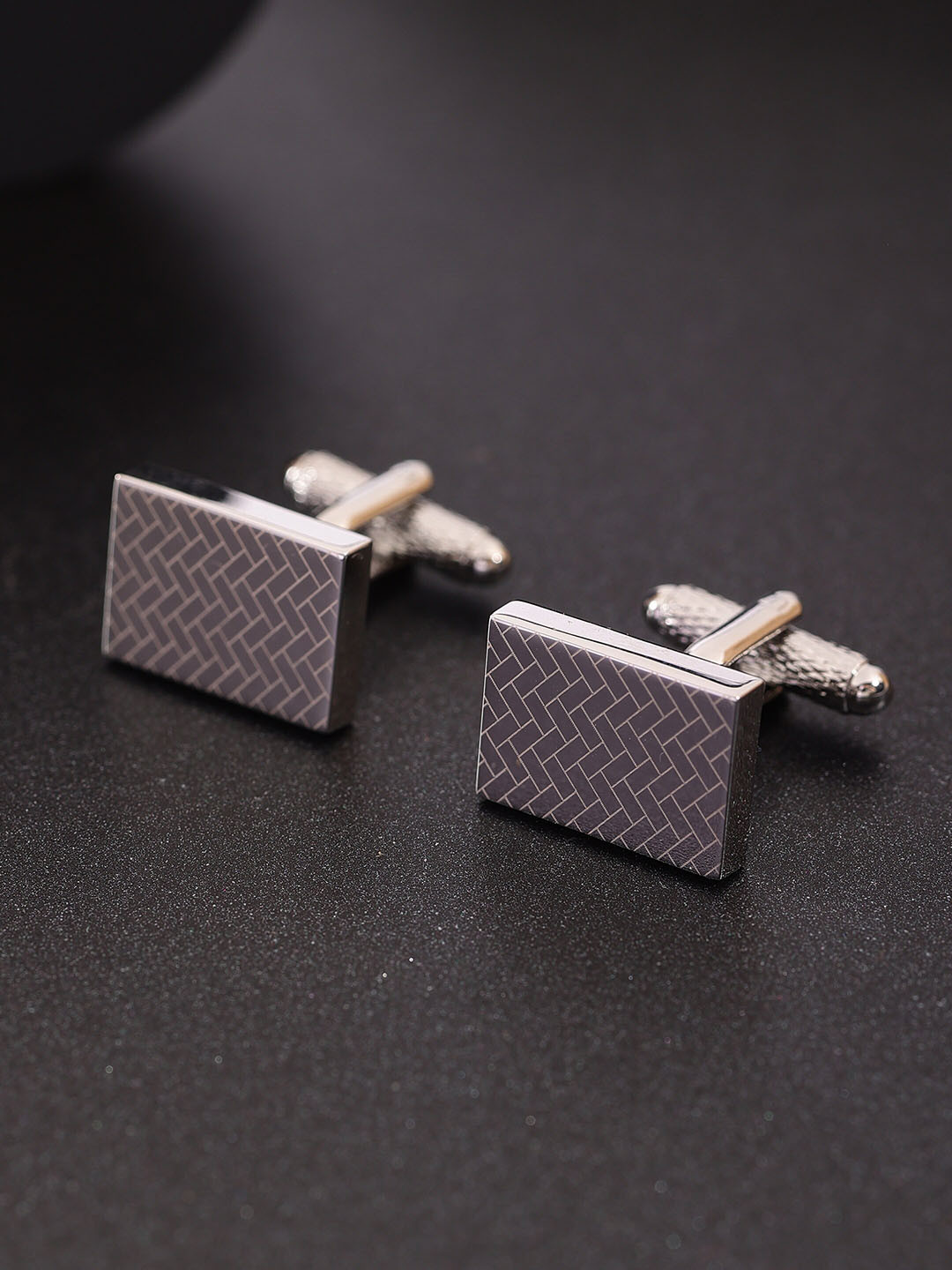 Alvaro Castagnino Men Textured Rectangle Cufflinks