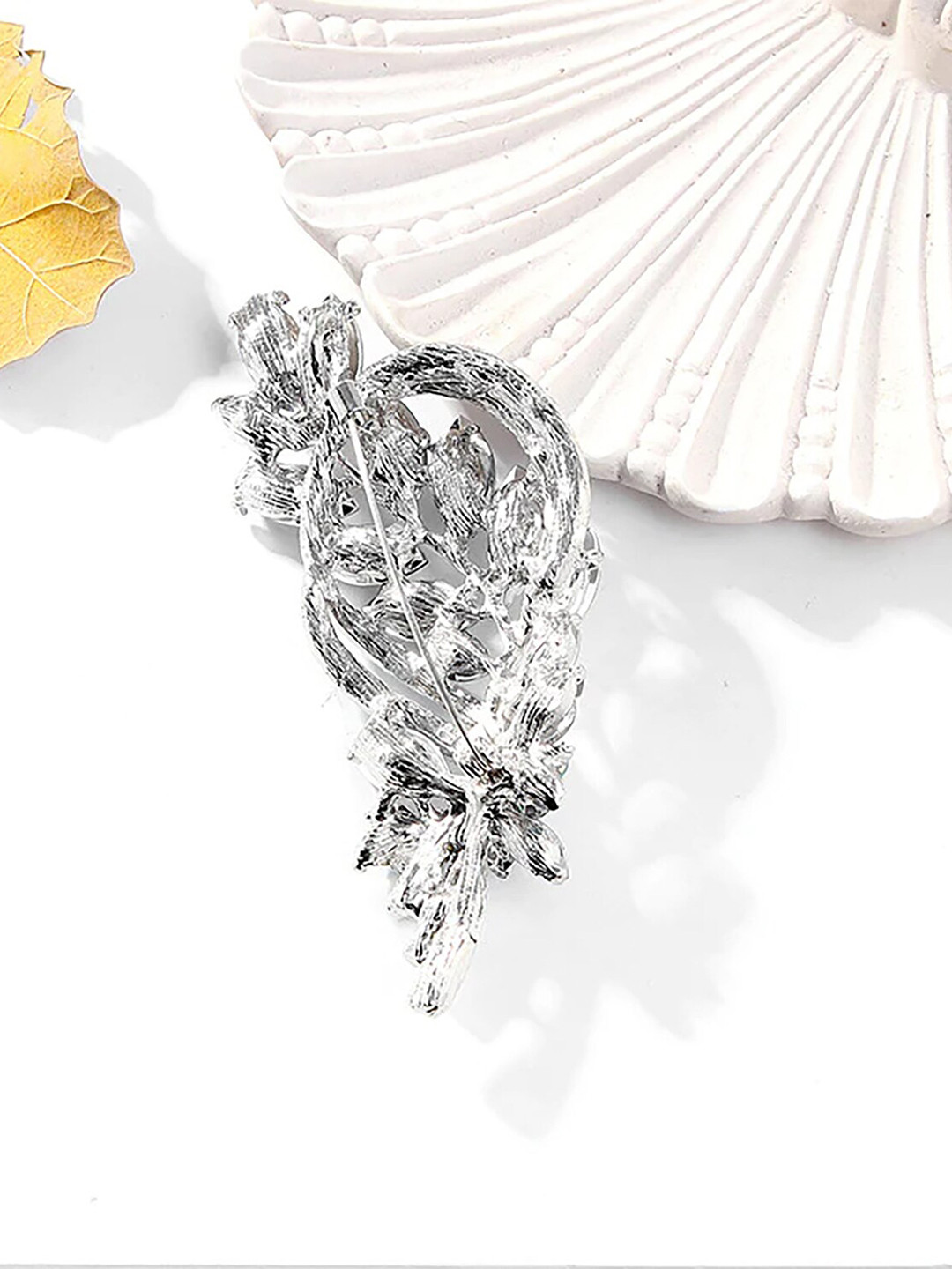 SYGA Unisex Crystal Lapel Pin