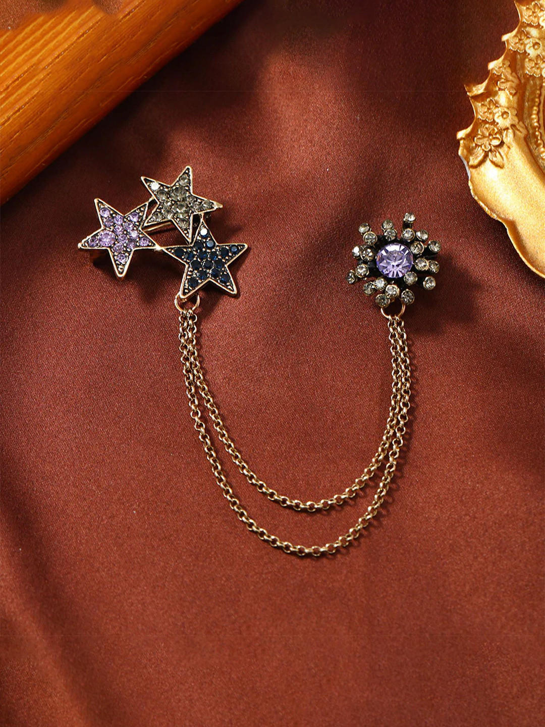 SYGA Unisex Lapel Pin With Chain