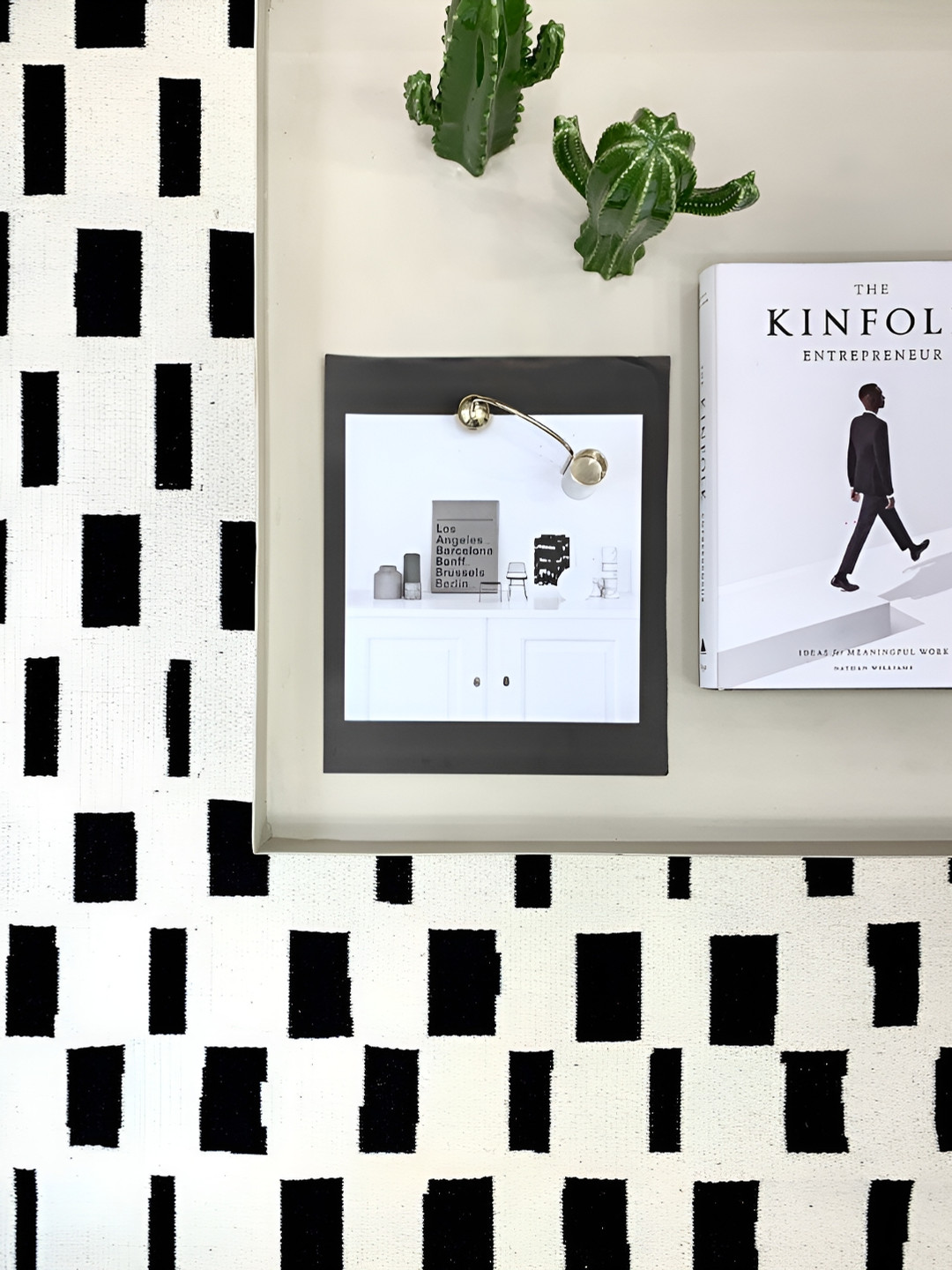 Rugberry Black & White Abstract Hand-Tufted Carpet