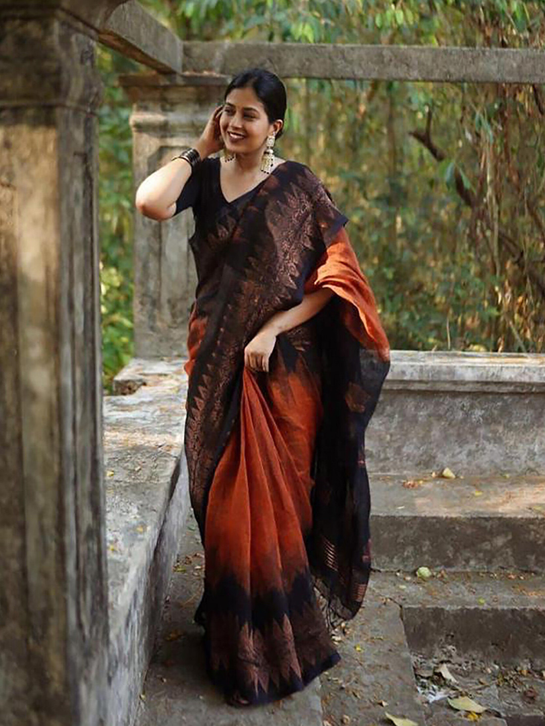 BerMondsey Colourblocked Woven Design Zari Banarasi Saree