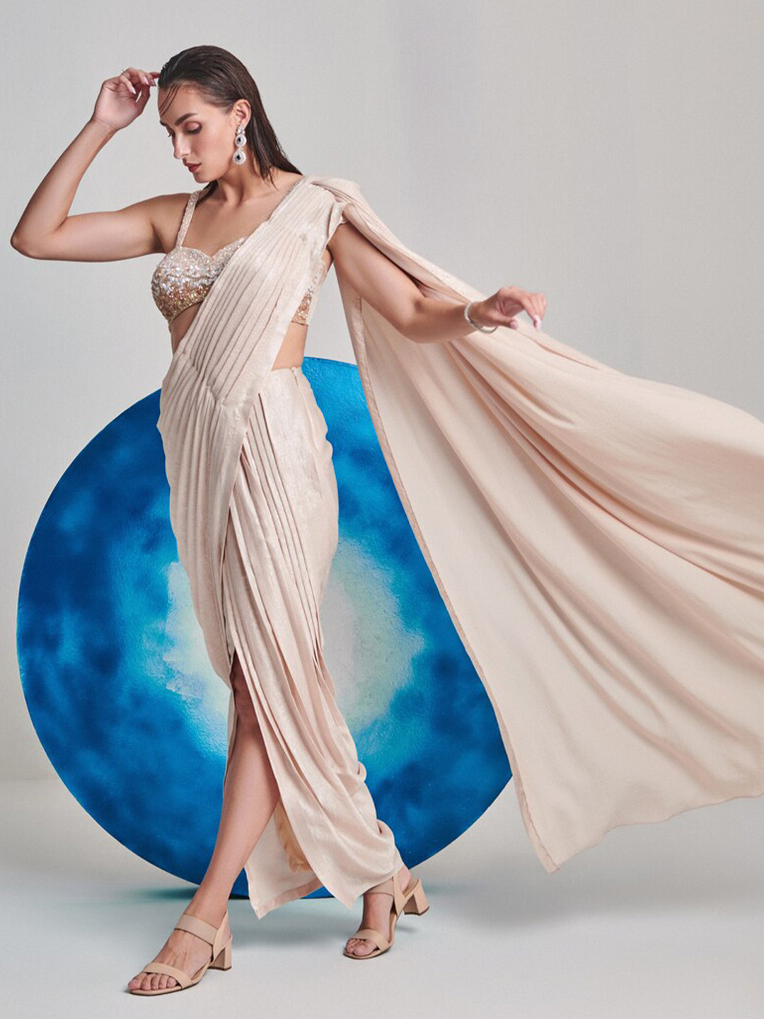 ONE KNOT ONE Embroidered Party Saree