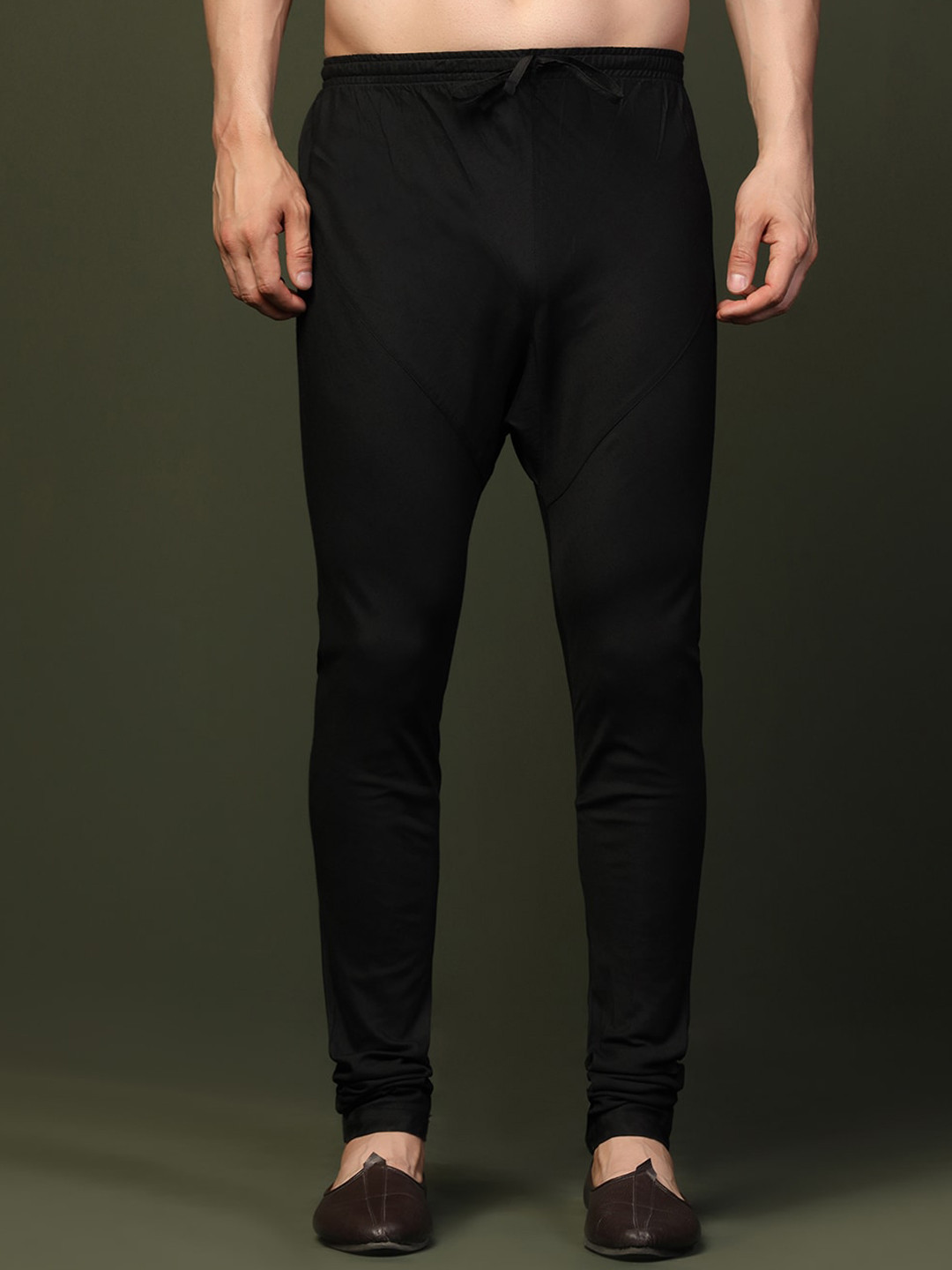 KISAH Men Straight-Fit Mid-Rise Churidar