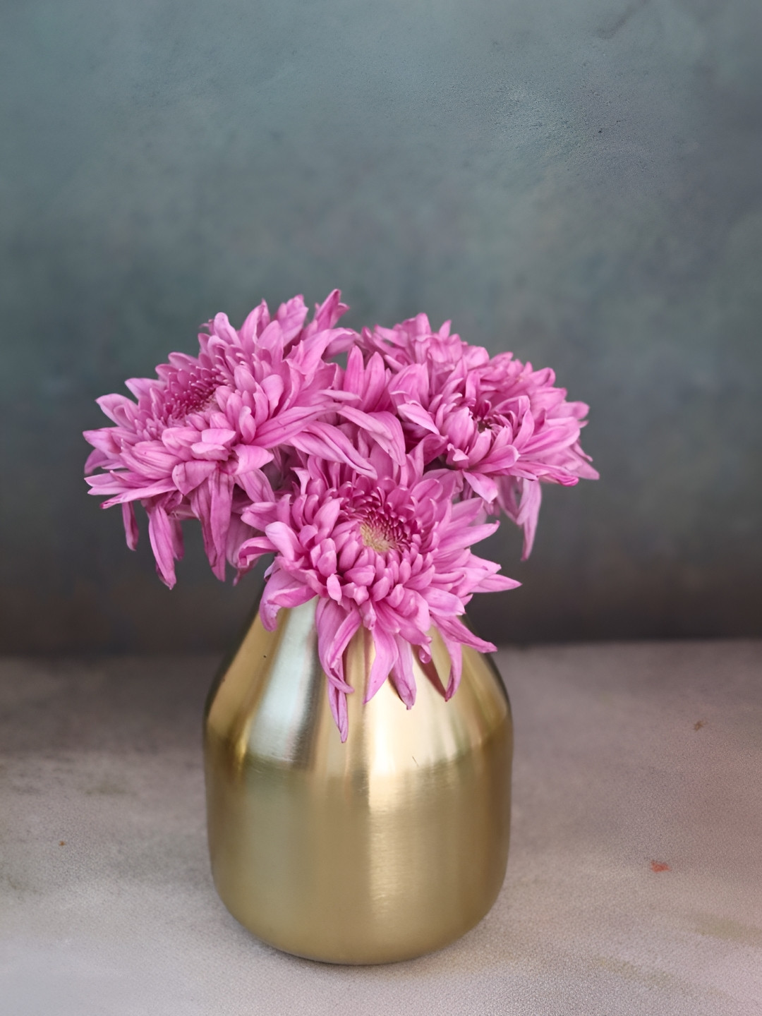 WEAVING HOMES Gold Toned Glowing Ember Flower Vase