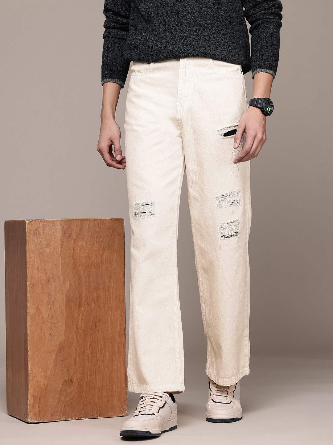 The Roadster Life Co. Men Pure Cotton Loose Mildly Distressed Jeans