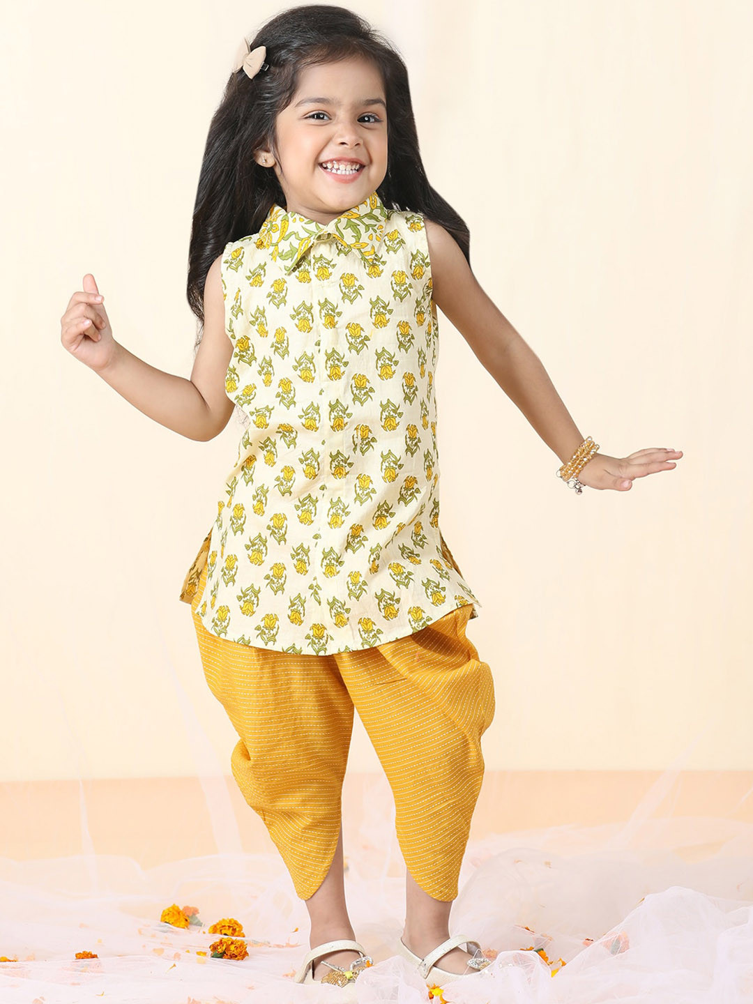Sangria Girls Floral Printed Pure Cotton Sleeveless Kurta With Dhoti pant