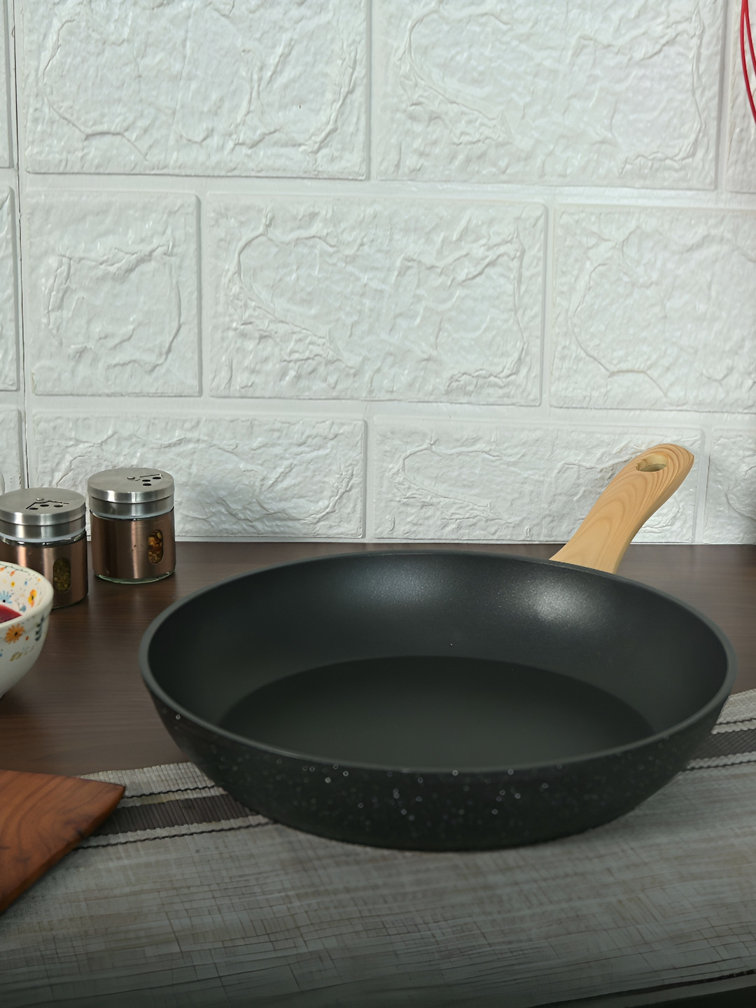 Femora Black & Beige Aluminium Dishwasher Safe Frying Pan