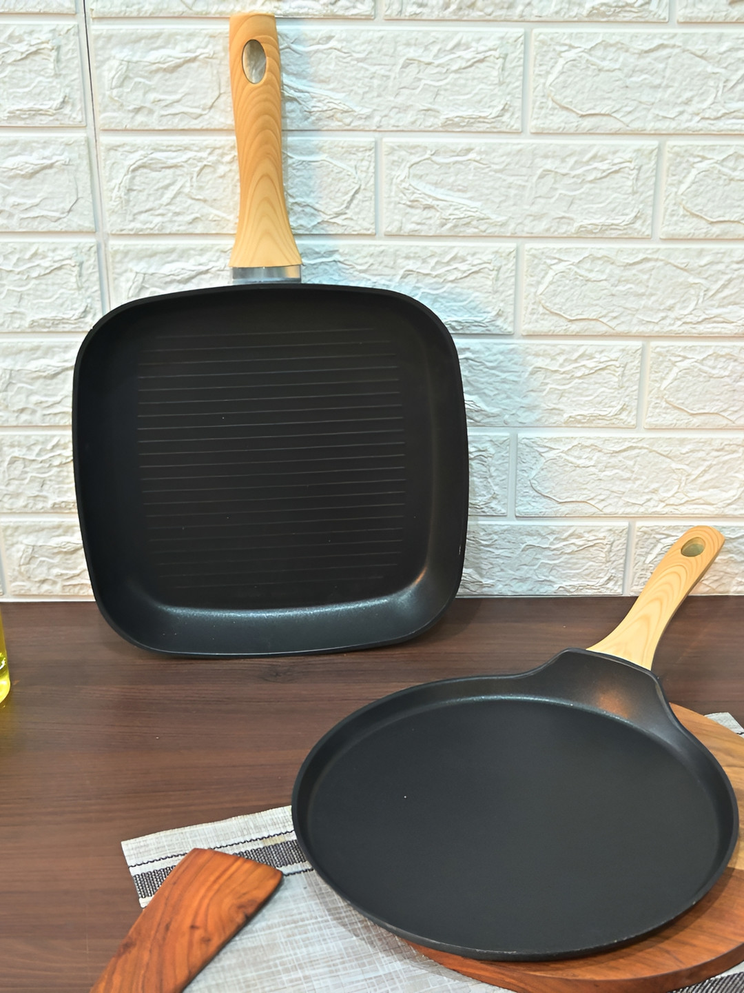 Femora Black & Beige Aluminium Dishwasher Safe Cookware Set of