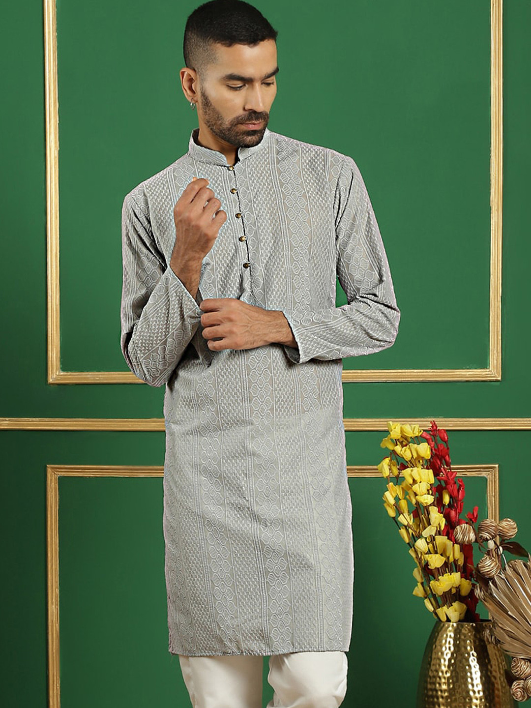 Jompers Floral Embroidered Mandarin Collar Straight Kurta