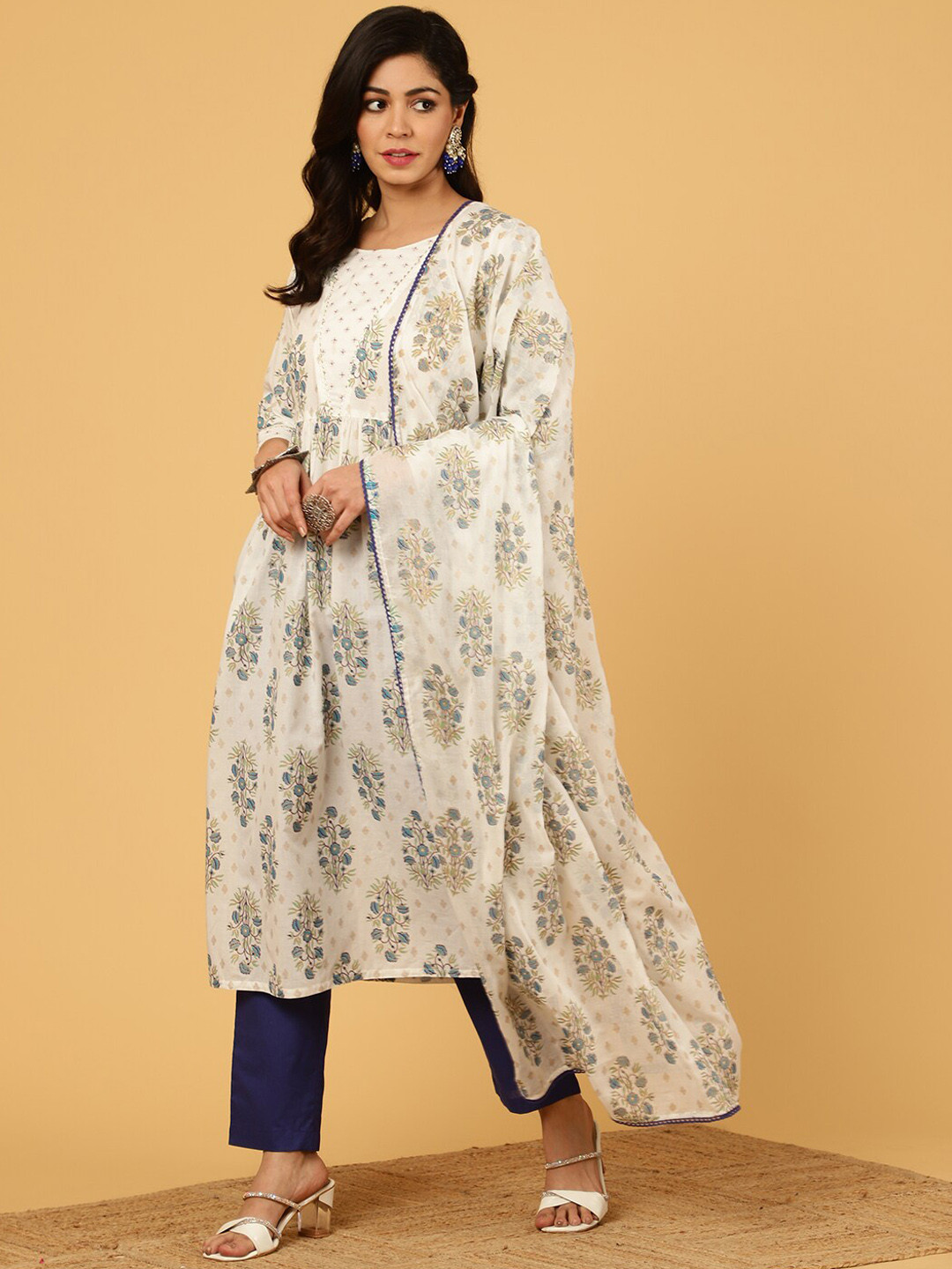 Jaipur Kurti Ethnic Printed Nyra Cut Kurta With Pants And Dupatta