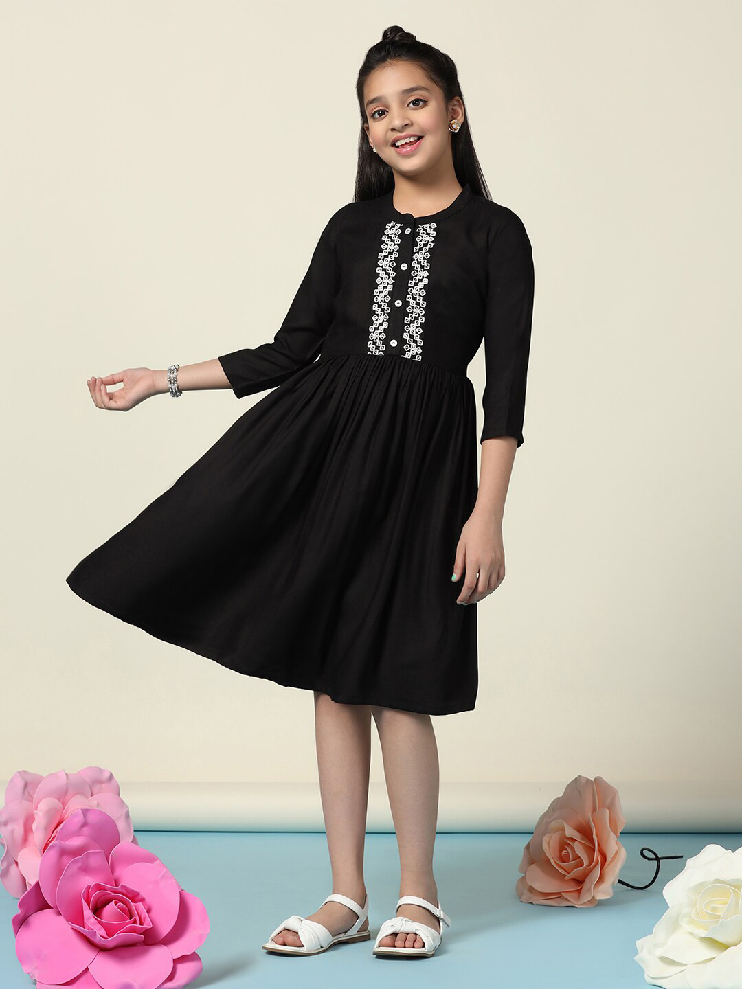 FASHION DREAM Embroidered A-Line Dress