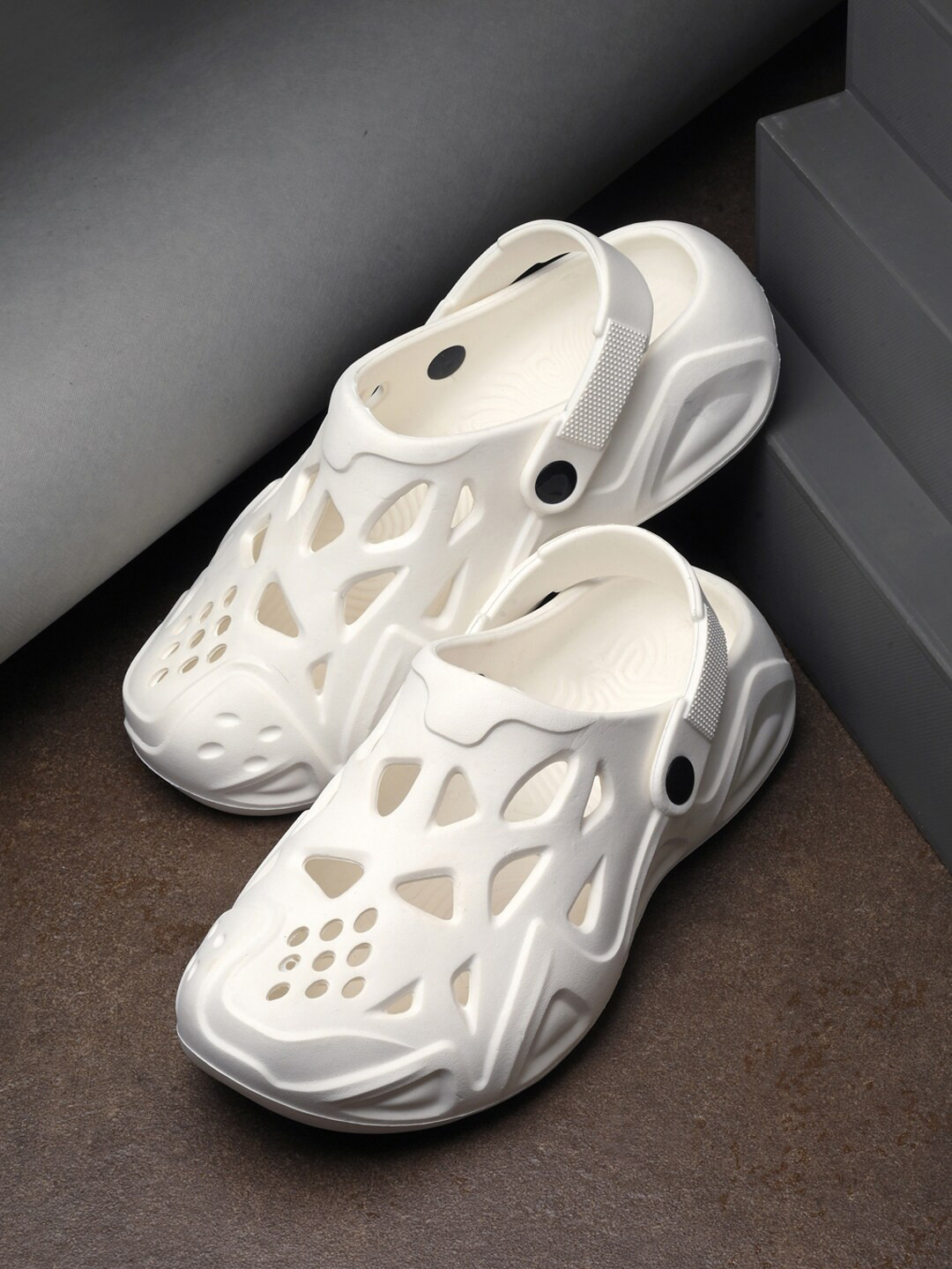 HRX by Hrithik Roshan Men Clogs Croslite Clogs