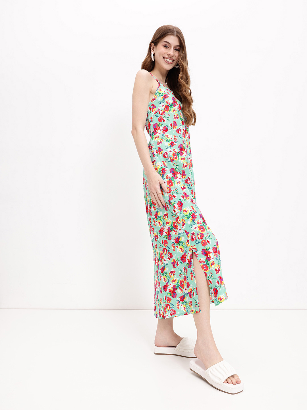 DressBerry Floral Printed Tailored-To-Flatter Carefree Midi Dress