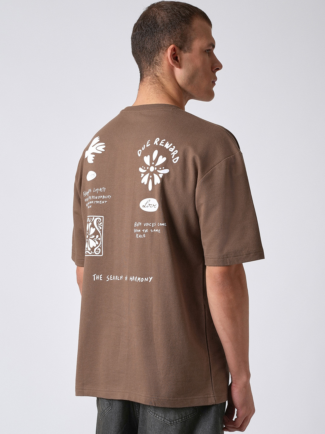 Banana Club Typography Printed Round Neck Drop-Shoulder Sleeves Oversized T-shirt