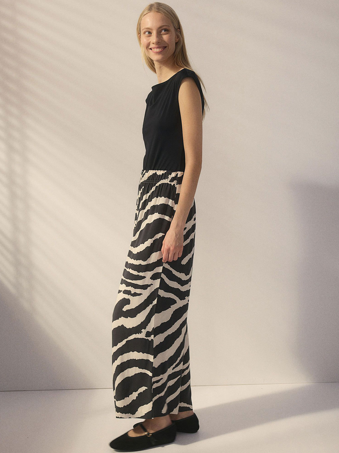 H&M Women Cropped Pull-On Trousers