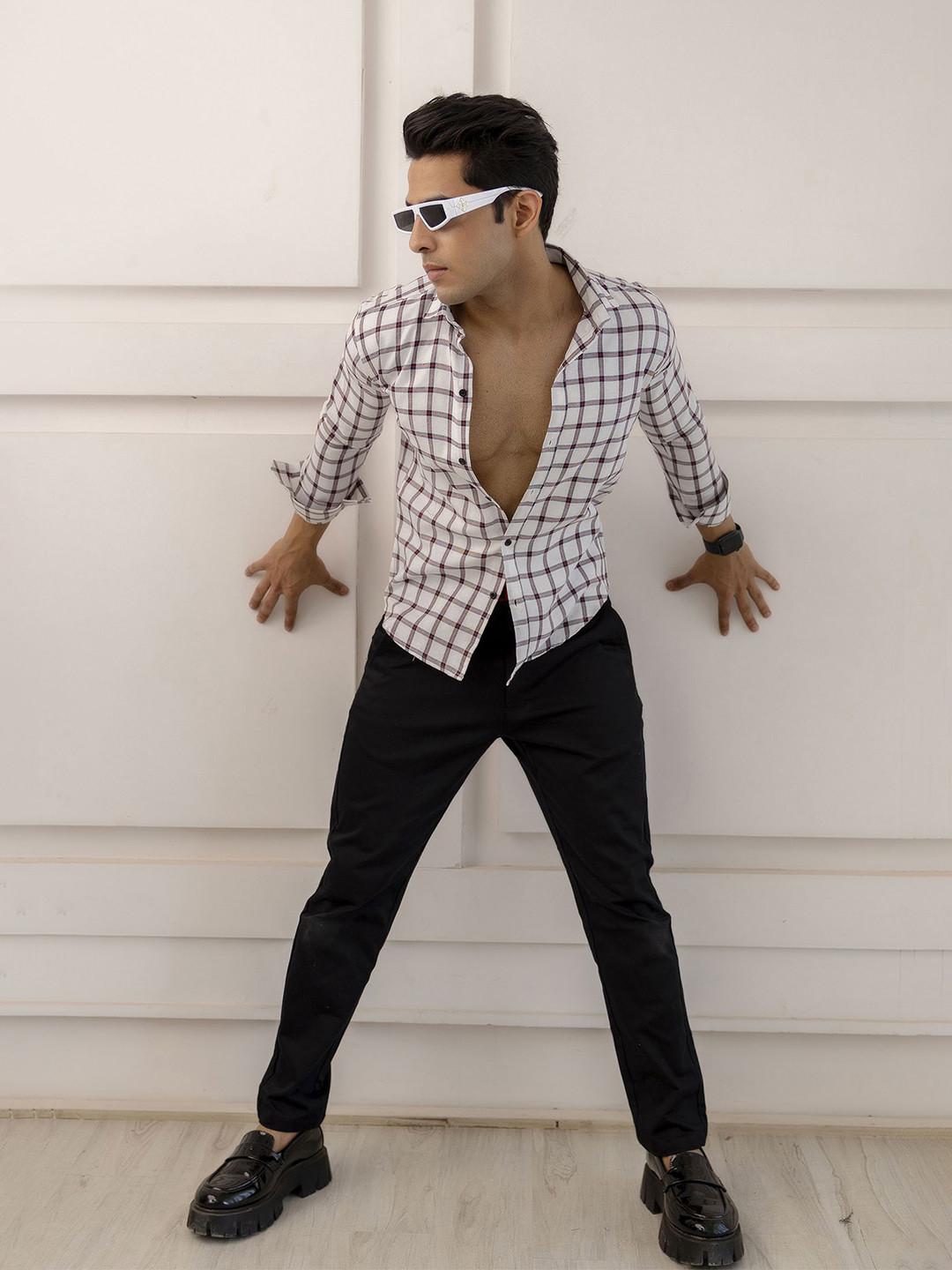 SURHI Men Relaxed Shepherd Checks Checked Cotton Casual Shirt