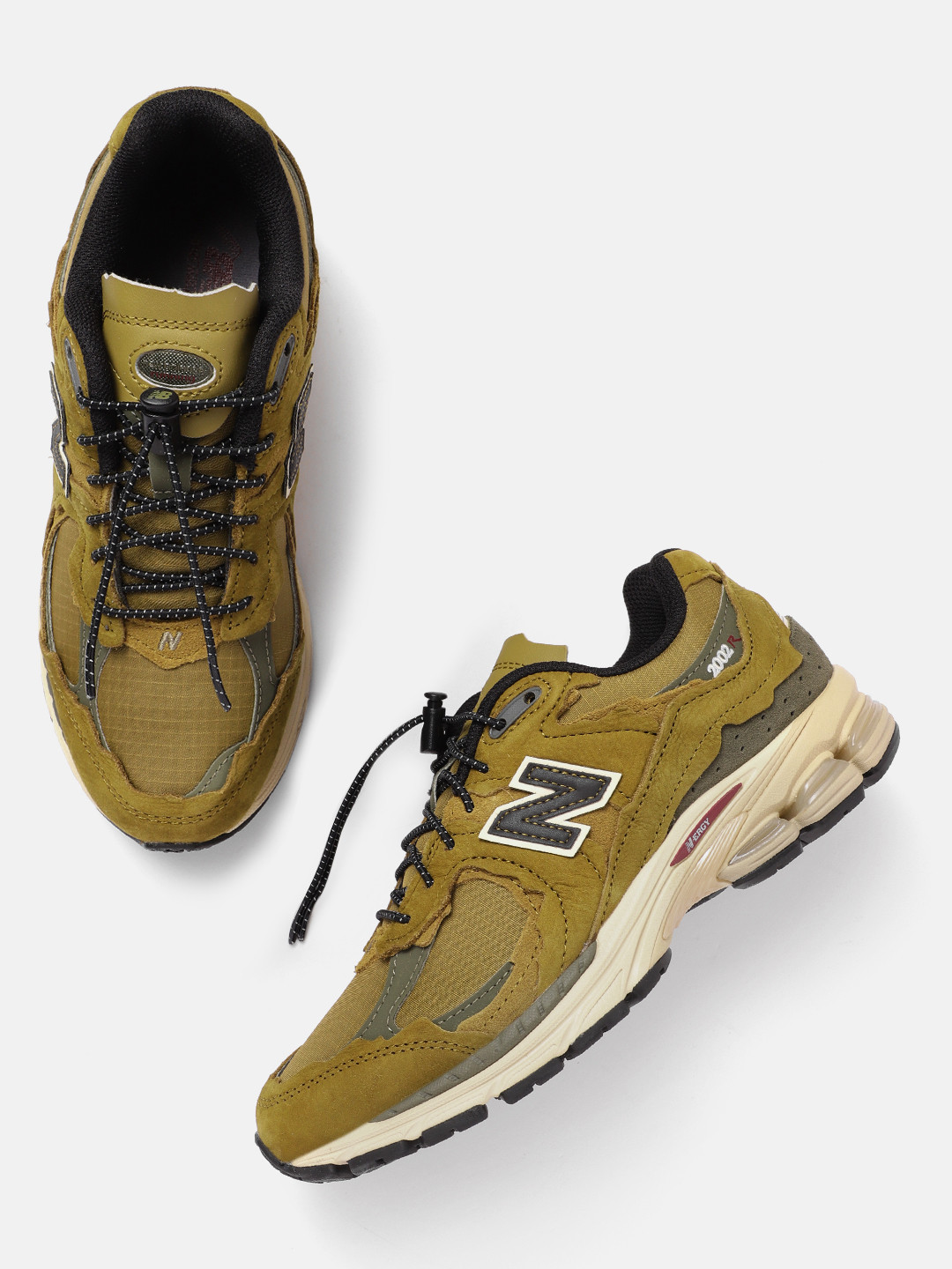 New Balance 2002 HIGH DESERT  Men Casual Shoes