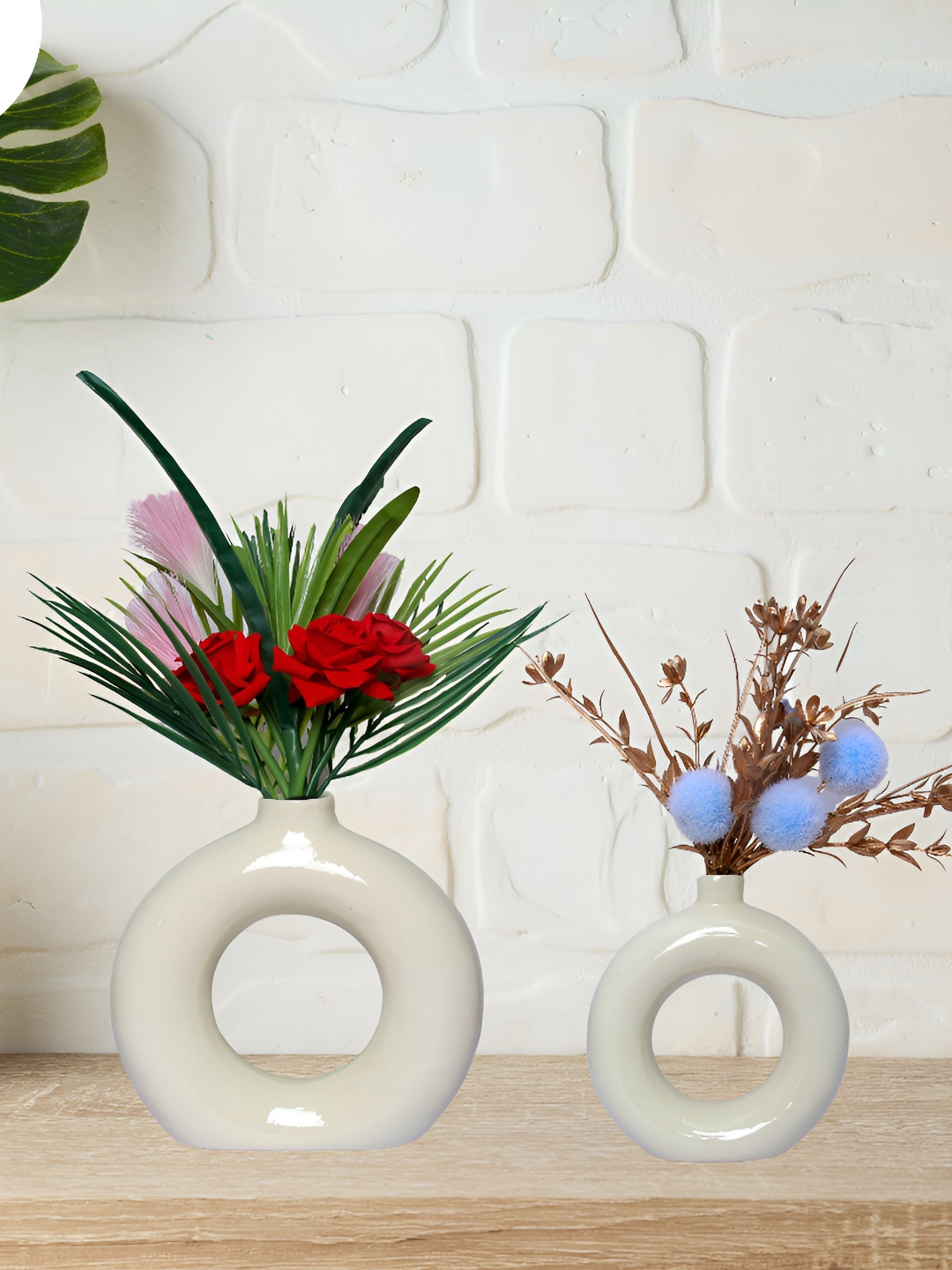 GW CREATIONS Cream Coloured 2 Pieces Donut Flower Vases