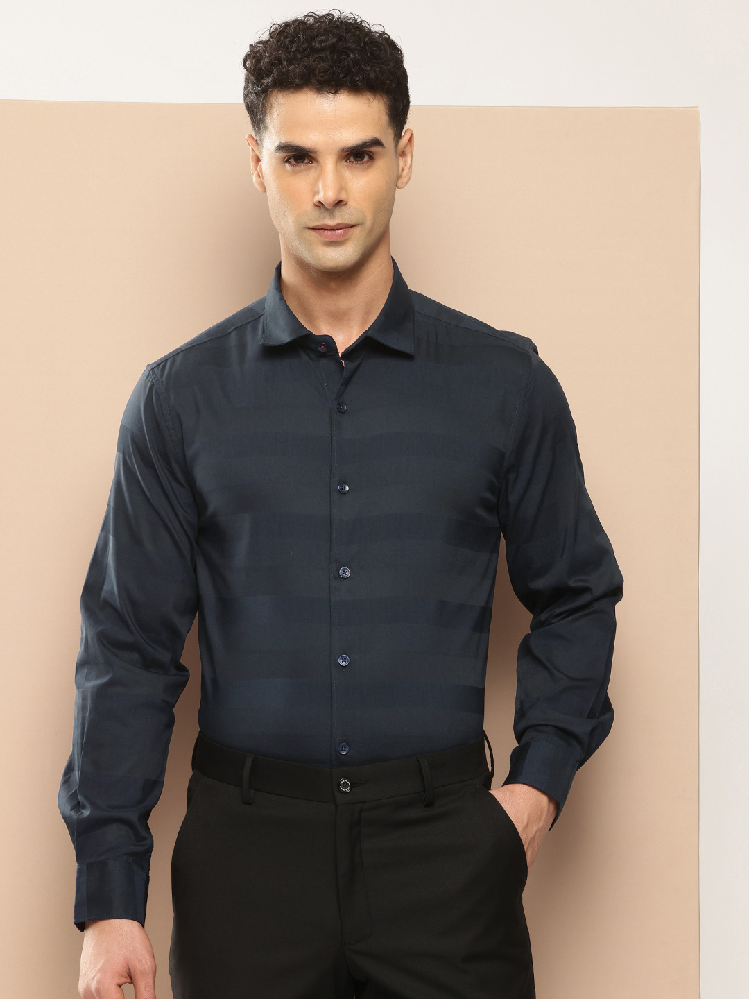 INVICTUS Horizontal Stripes Formal Shirt