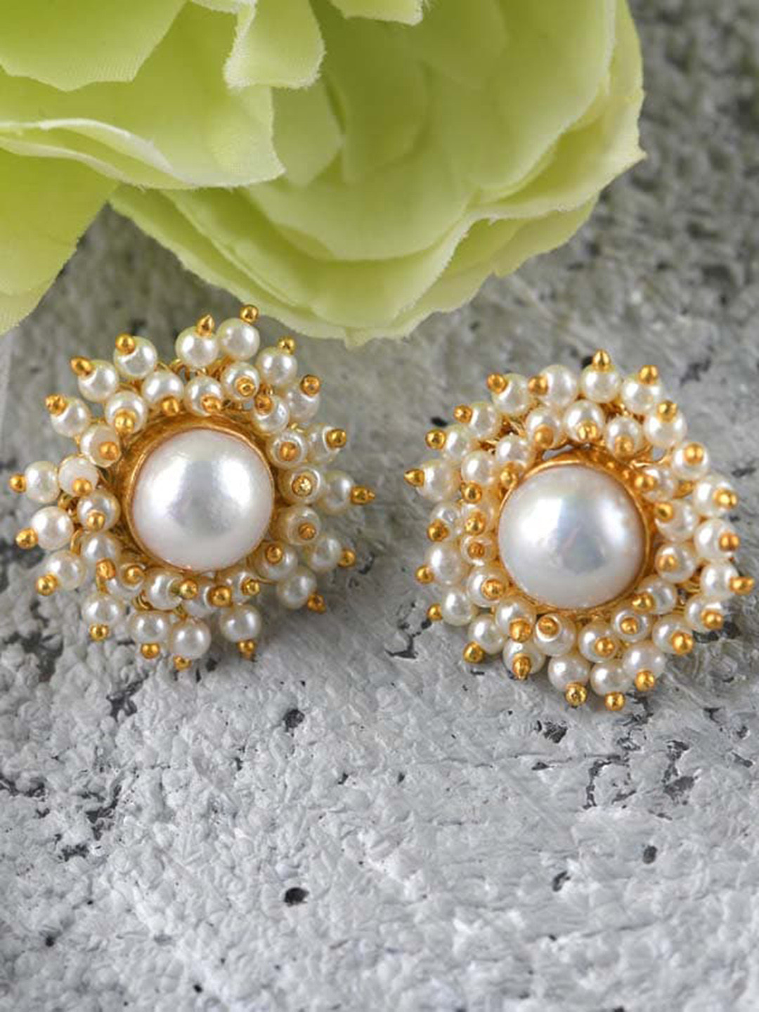 TOTAPARI Gold-Plated Pearl Studs