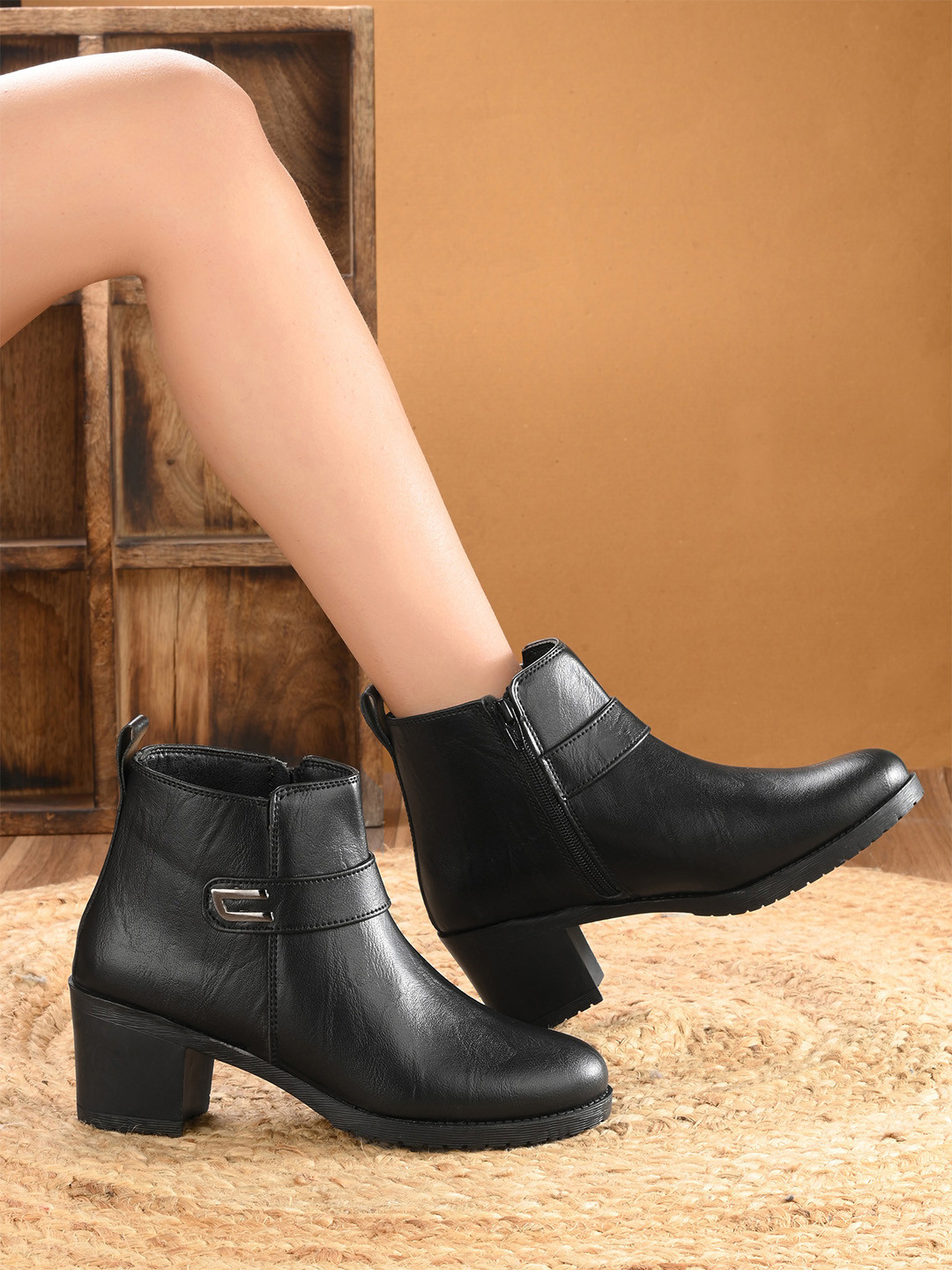 Layasa Women Block Heeled Boots