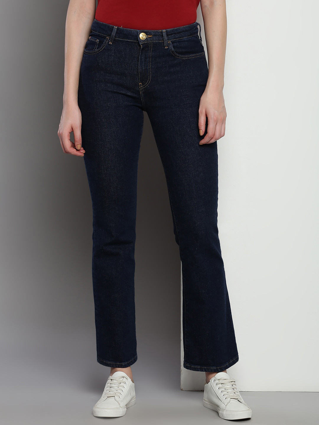 Tommy Hilfiger Women Bootcut Clean Look Strachable Jeans