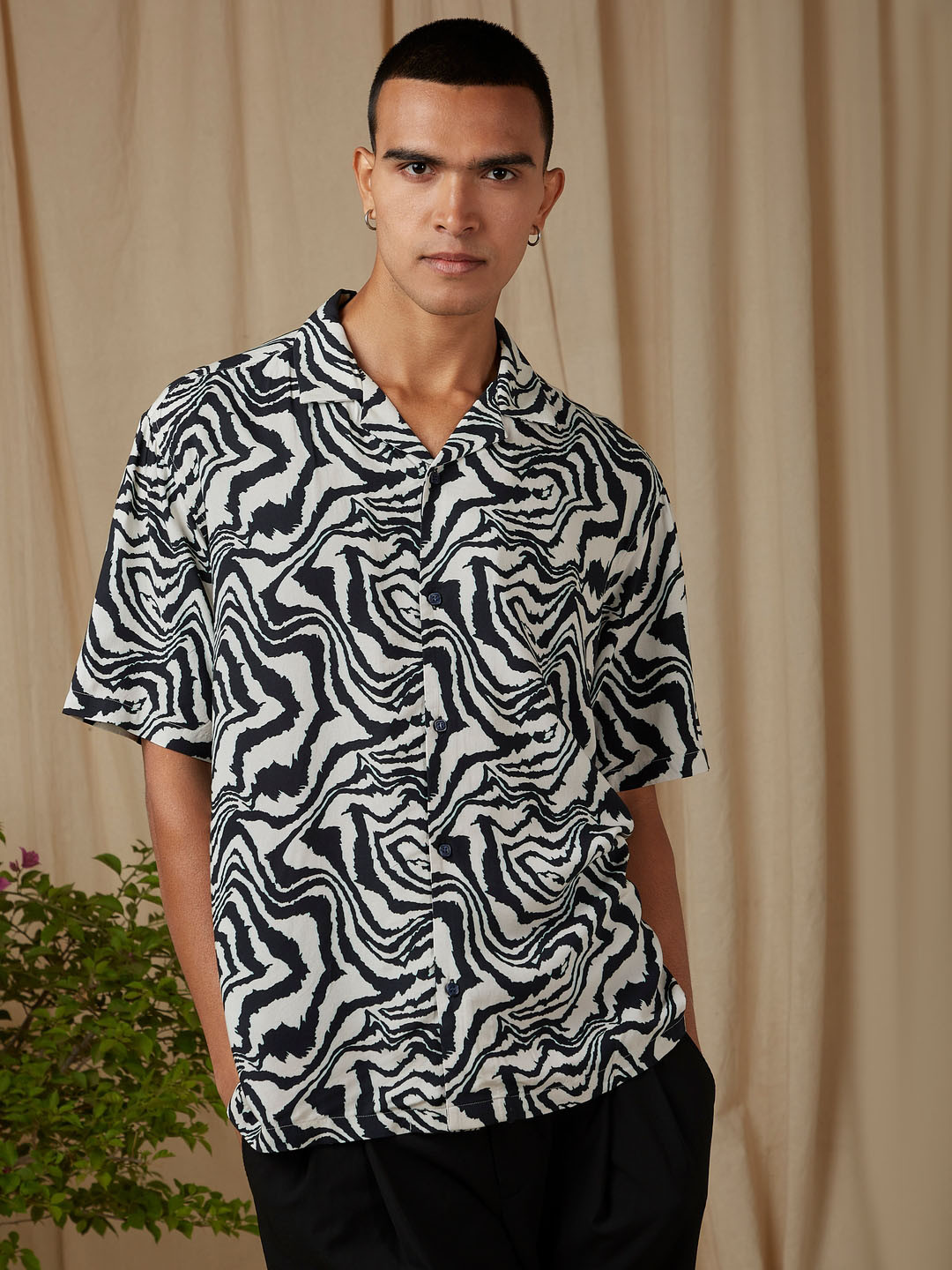 4 TRIPLE O FIVE O BY MUFTI Abstract Printed Spread Collar Short Sleeves Oversized Casual Shirt