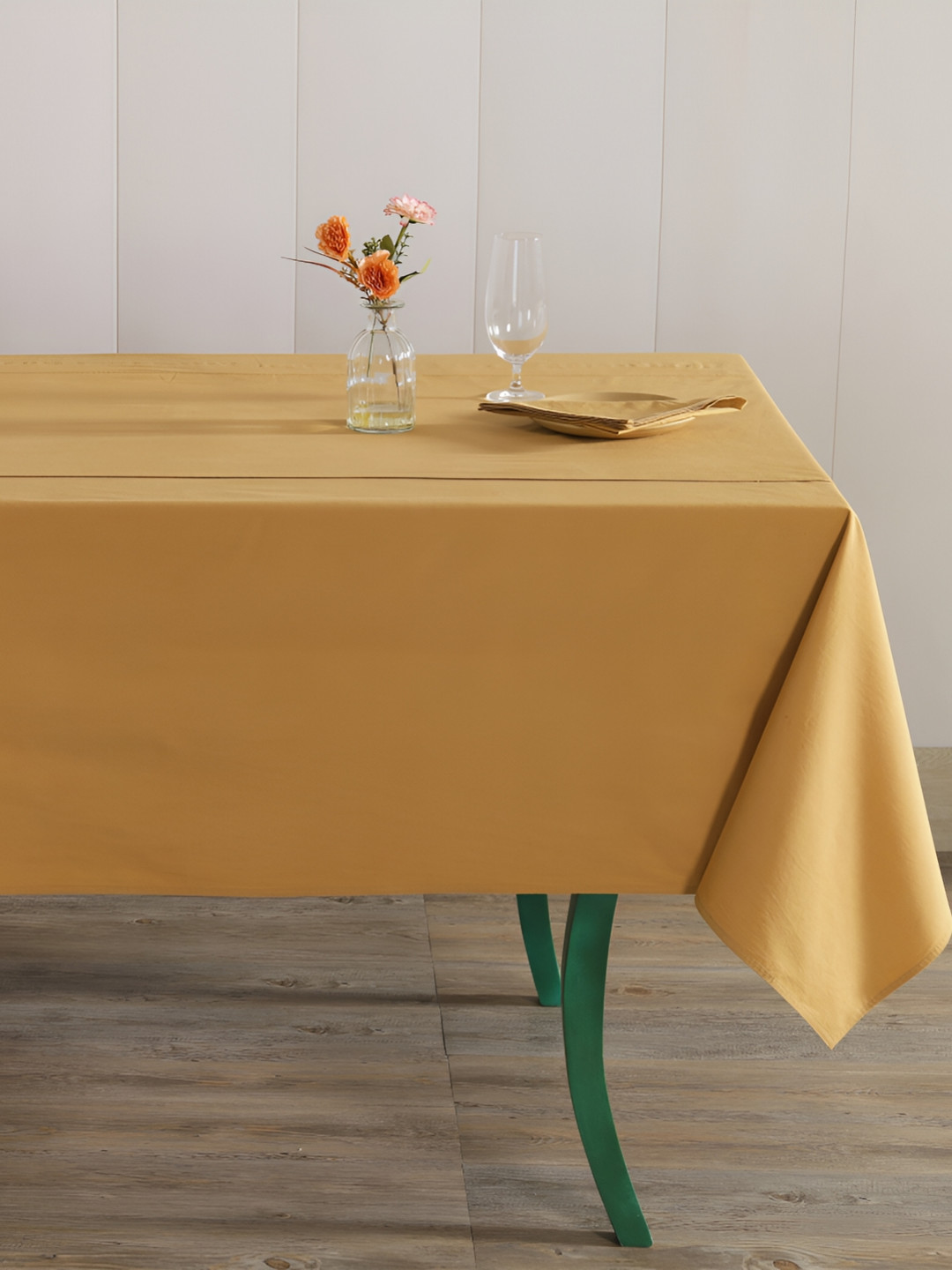 HANDICRAFT PALACE Gold-Toned Cotton 4-Seater Table Cover & 4 Napkins