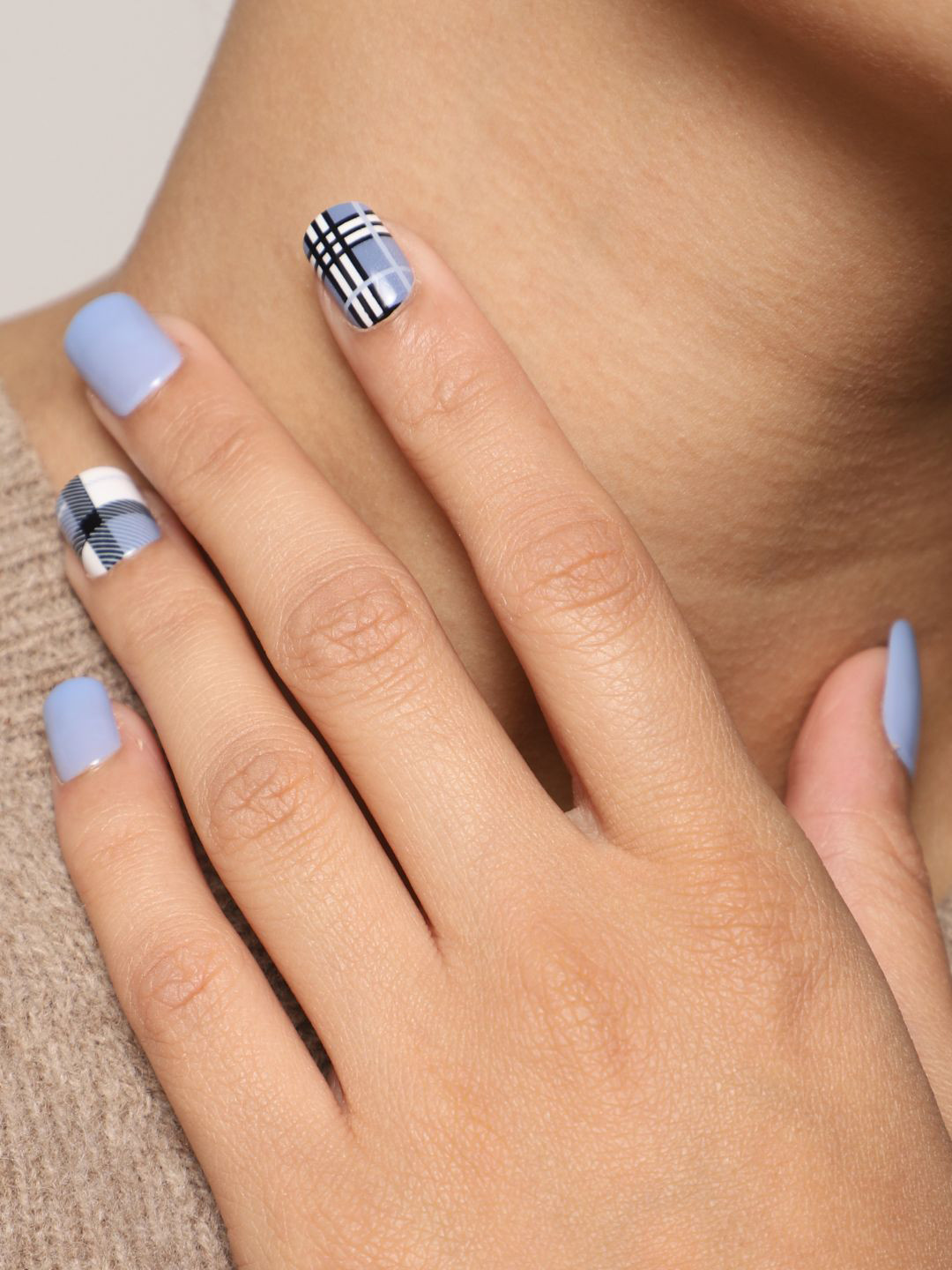 LICK 30 Pcs Glossy Glitter Frensh Fake Artificial Press On Nails - Nude