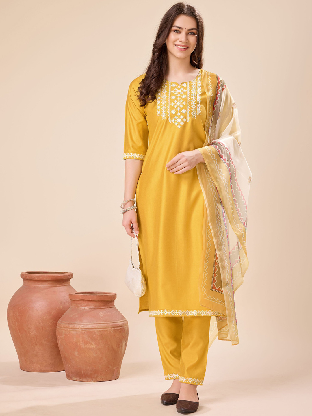 MOJILAA Floral Embroidered Regular Thread Work Kurta with Trousers & Dupatta