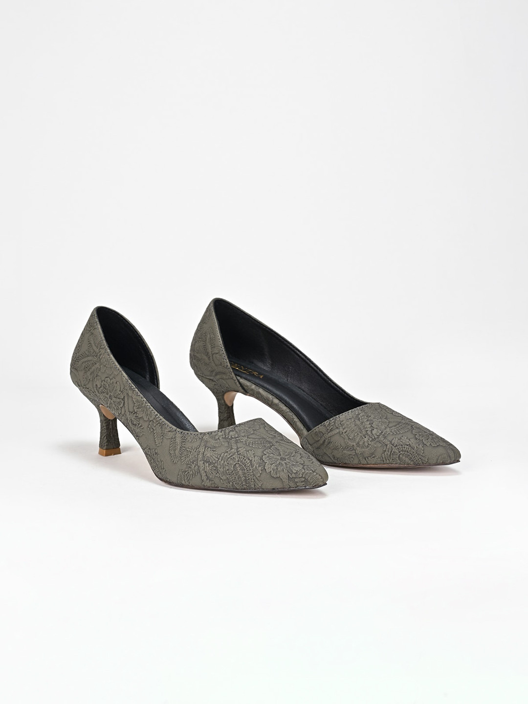 SCENTRA Spain Printed Pointed Toe Kitten Heeled Pumps