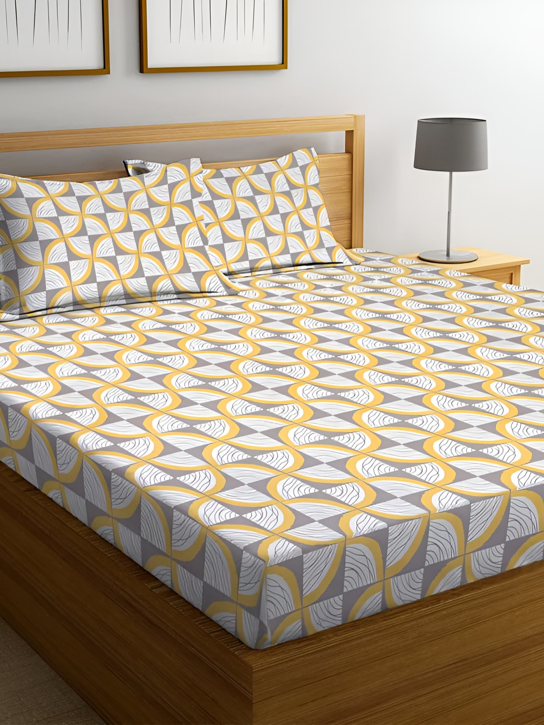 Quirky Home Yellow Geometric Microfiber 144 TC Fitted Queen Bedsheet with 2 Pillow Covers-72 x 78 inches