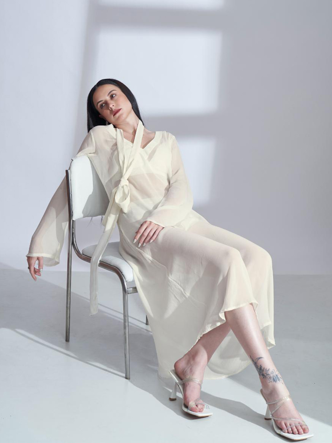 The Samoa Long Sleeves V-Neck Linen Maxi Dress