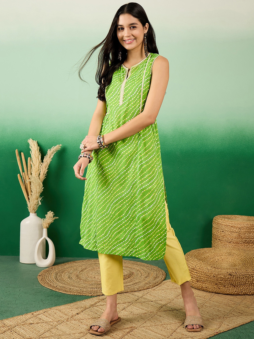 Sangria Green Bandhani Printed Sleeveless Straight Kurta With Trousers