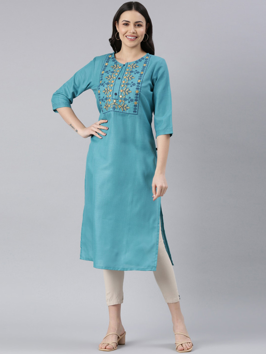 Samhitas Yoke Design Thread Work Kurta