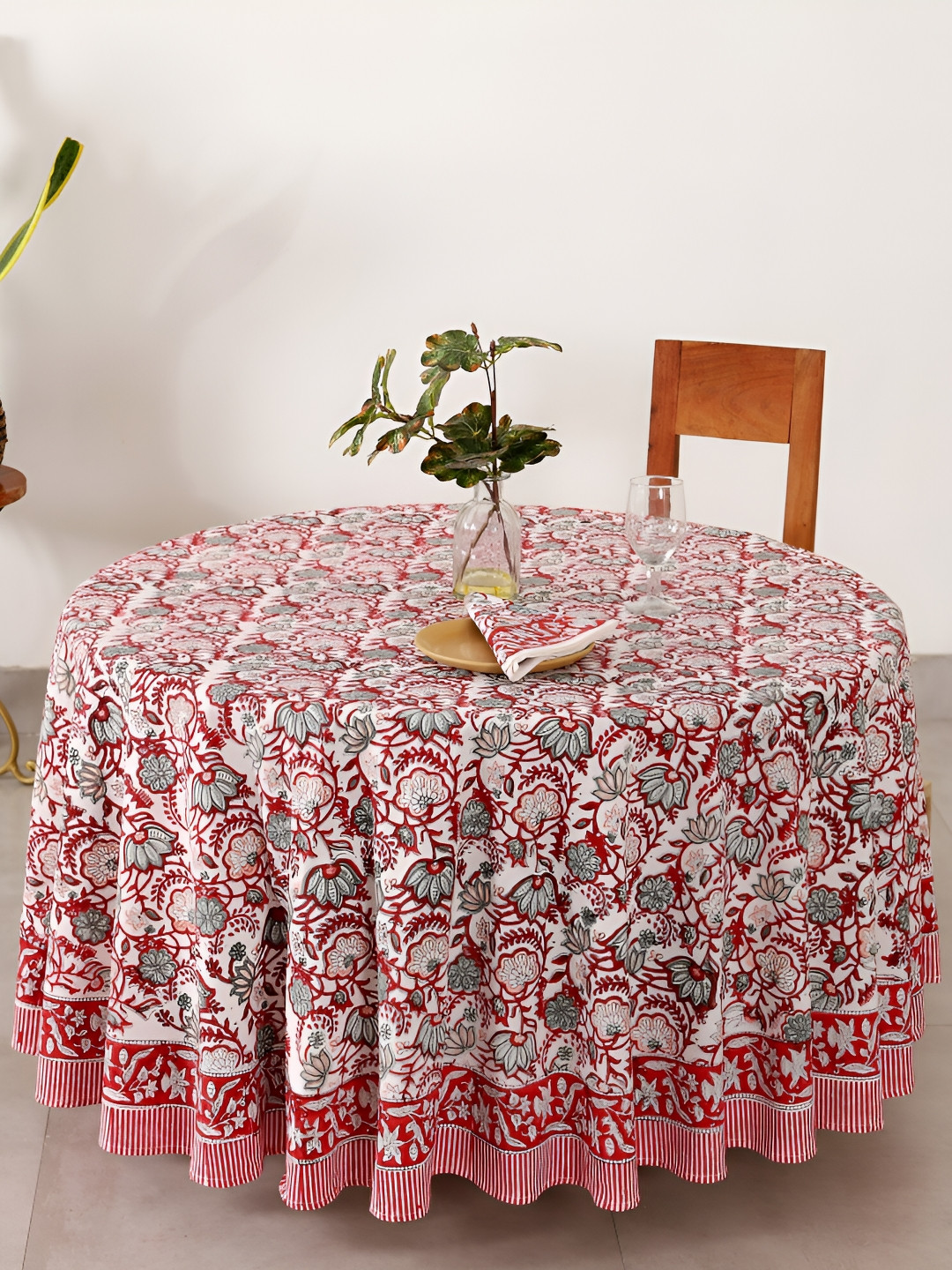 HANDICRAFT PALACE Red Floral Printed Cotton 4 Seater Round Table Cover With Napkin Set