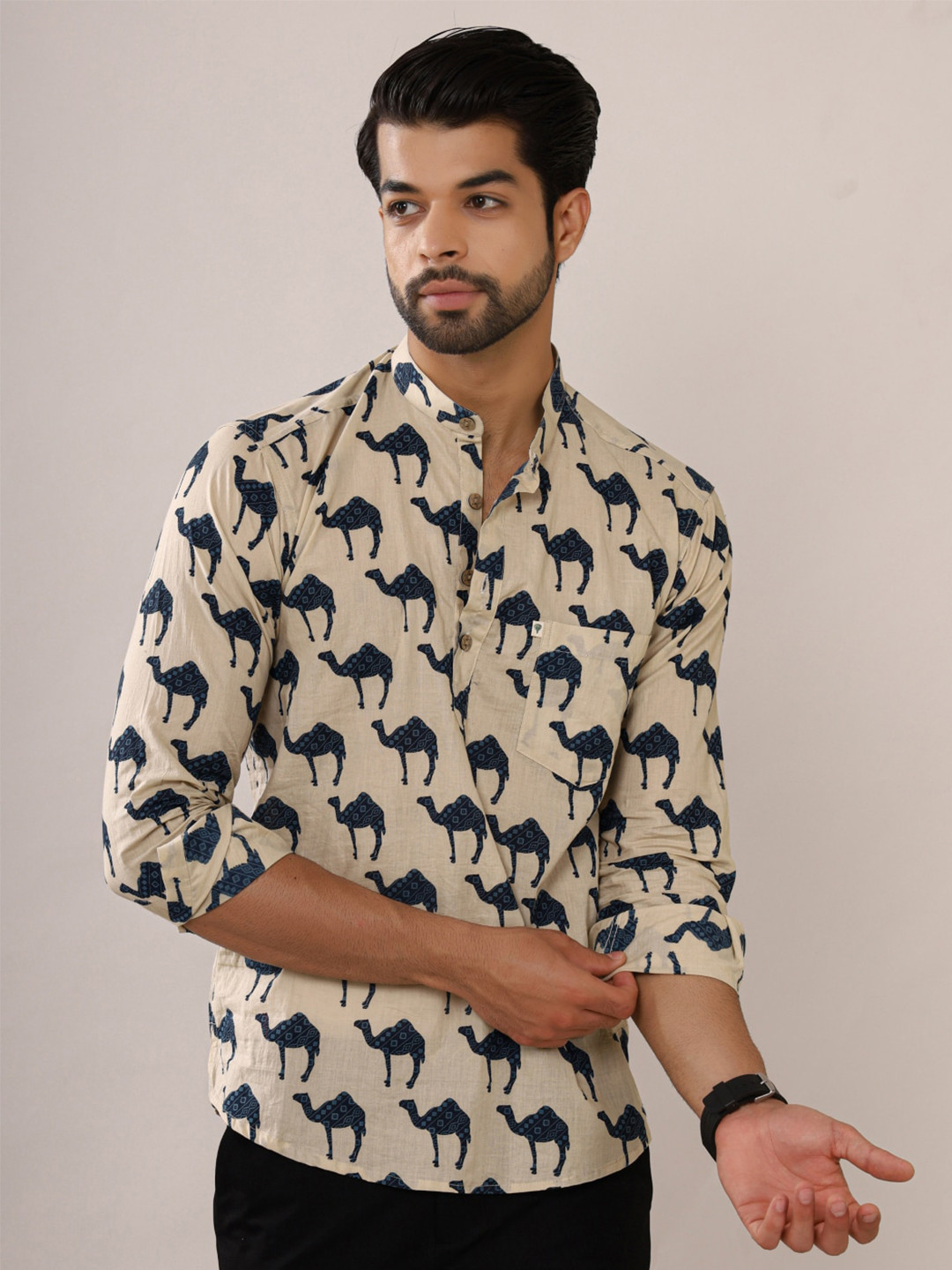 Hues Fab Classic Opaque Animal Printed Cotton Casual Shirt