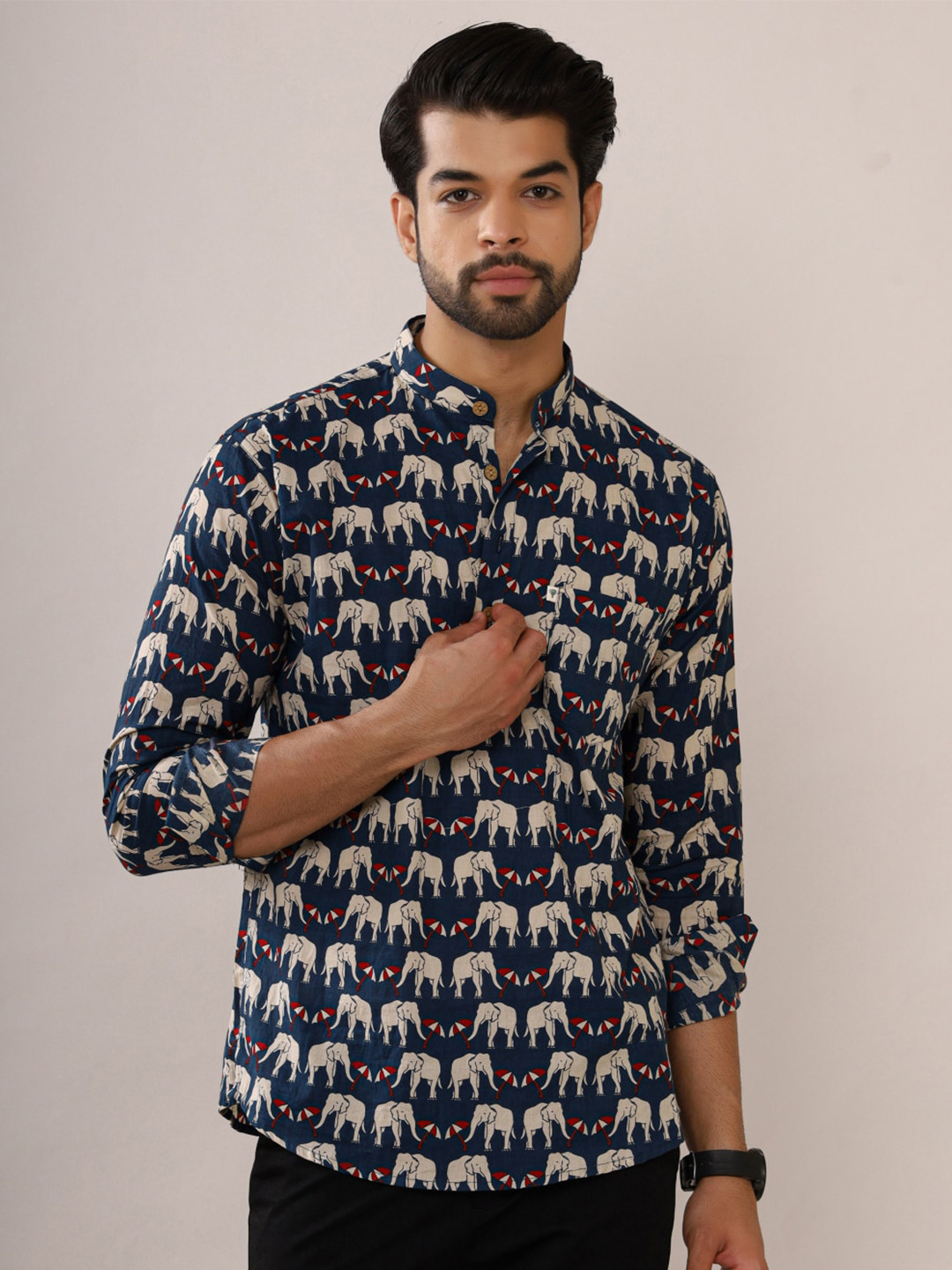 Hues Fab Classic Animal Opaque Printed Cotton Casual Shirt