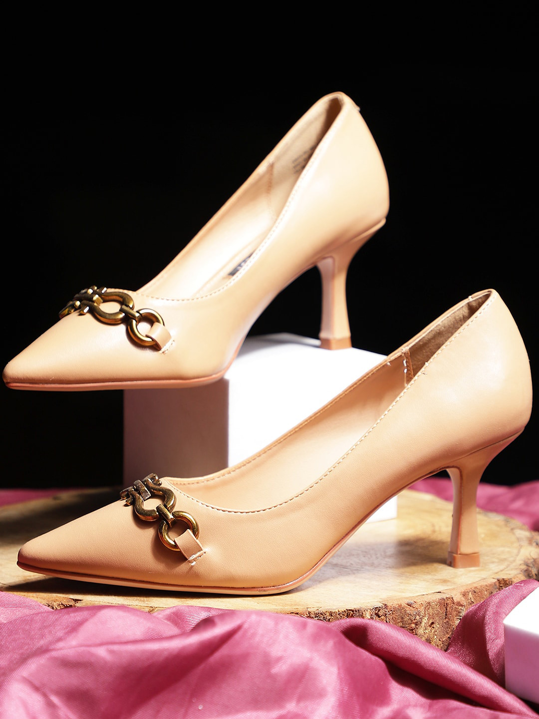 Nine West Buckle Detailed Slim Heeled Pumps