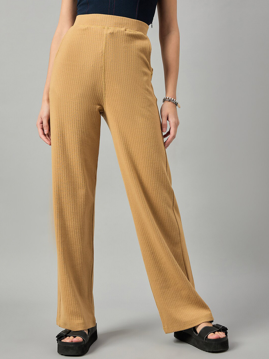 FEMEA Women Mid-Rise Flared Trousers
