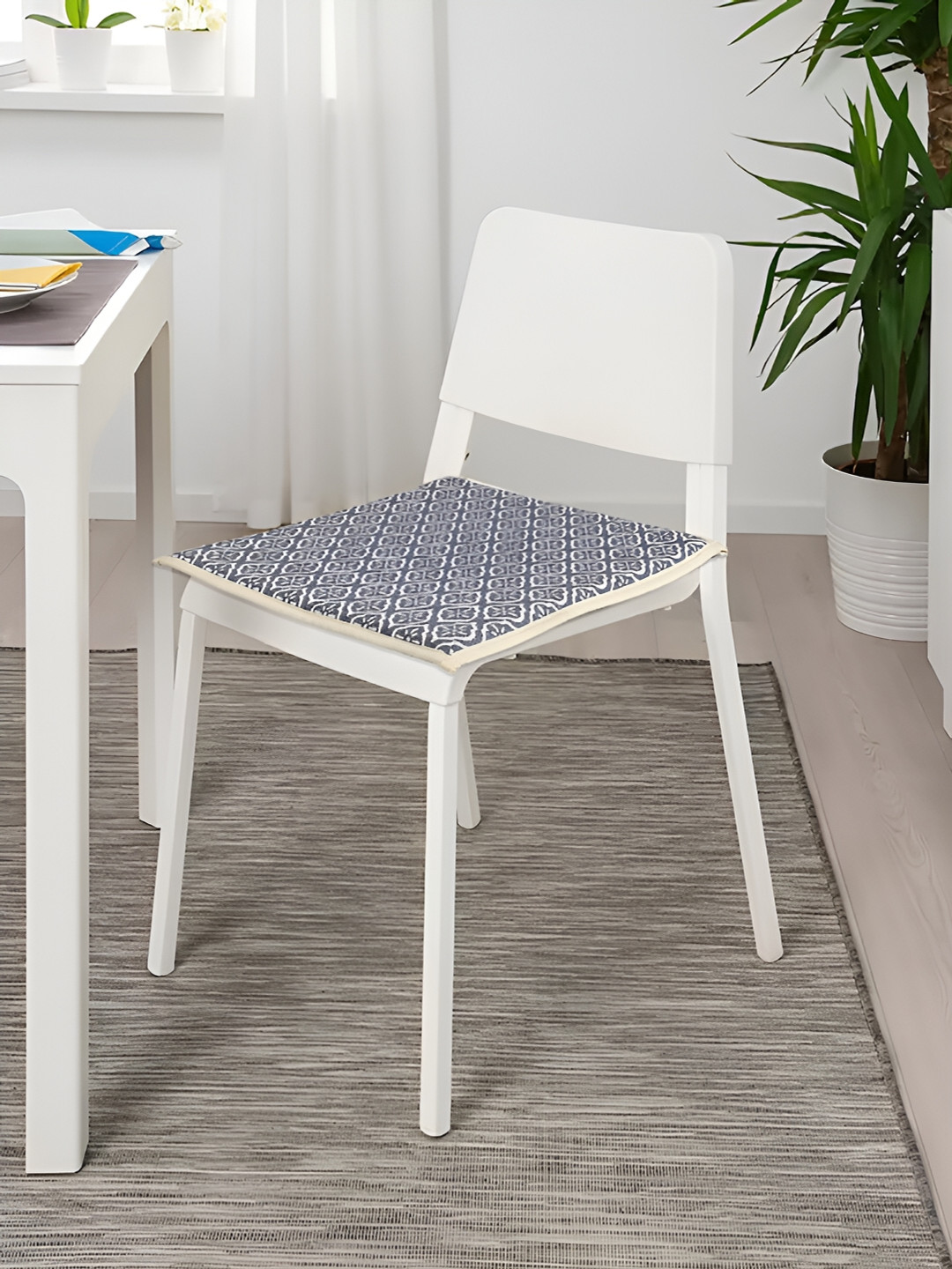 Saral Home Grey & White Floral Printed Cotton Square Chair Pad