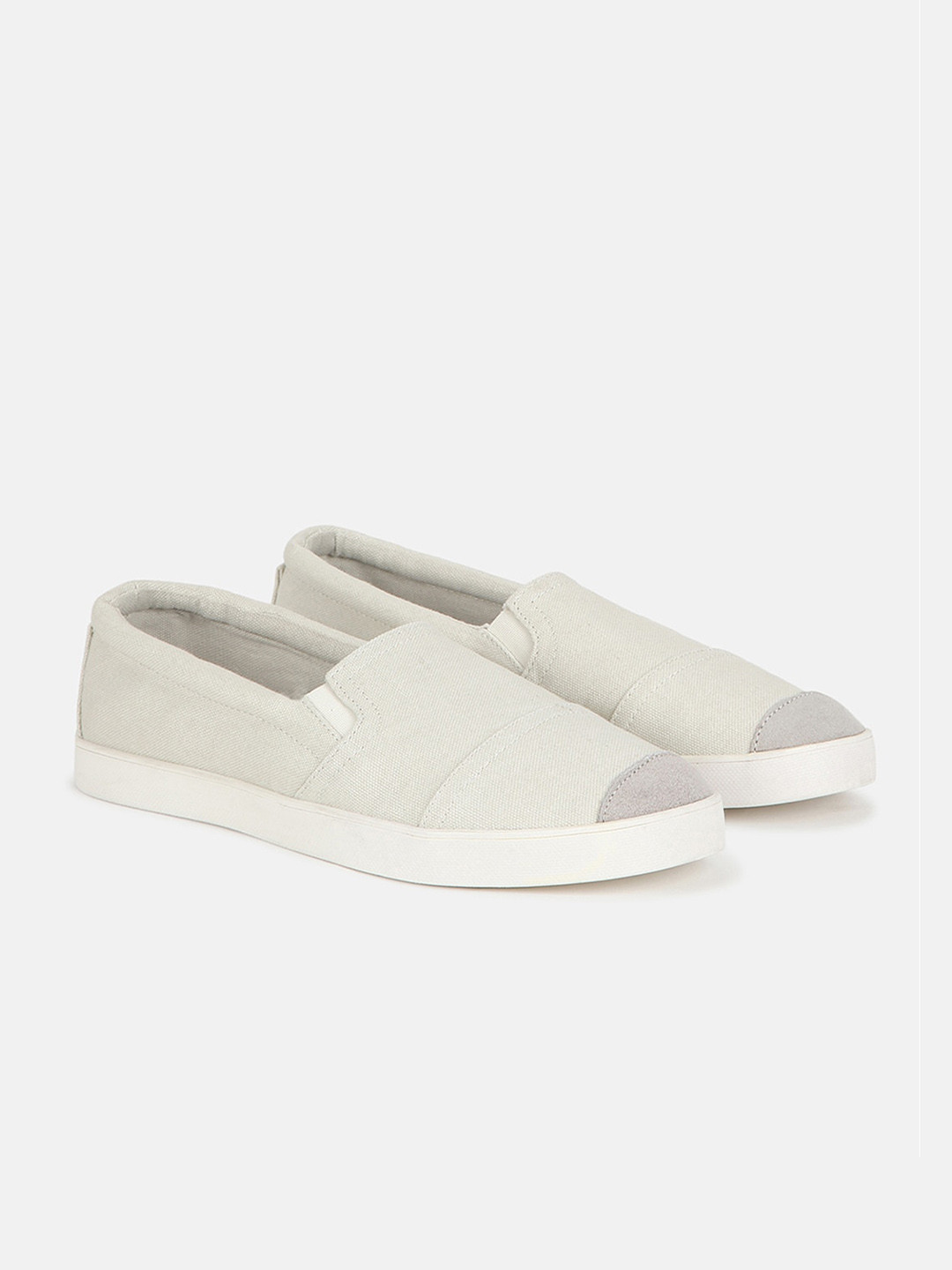 United Colors of Benetton Men Round Toe Canvas Slip-On Sneakers