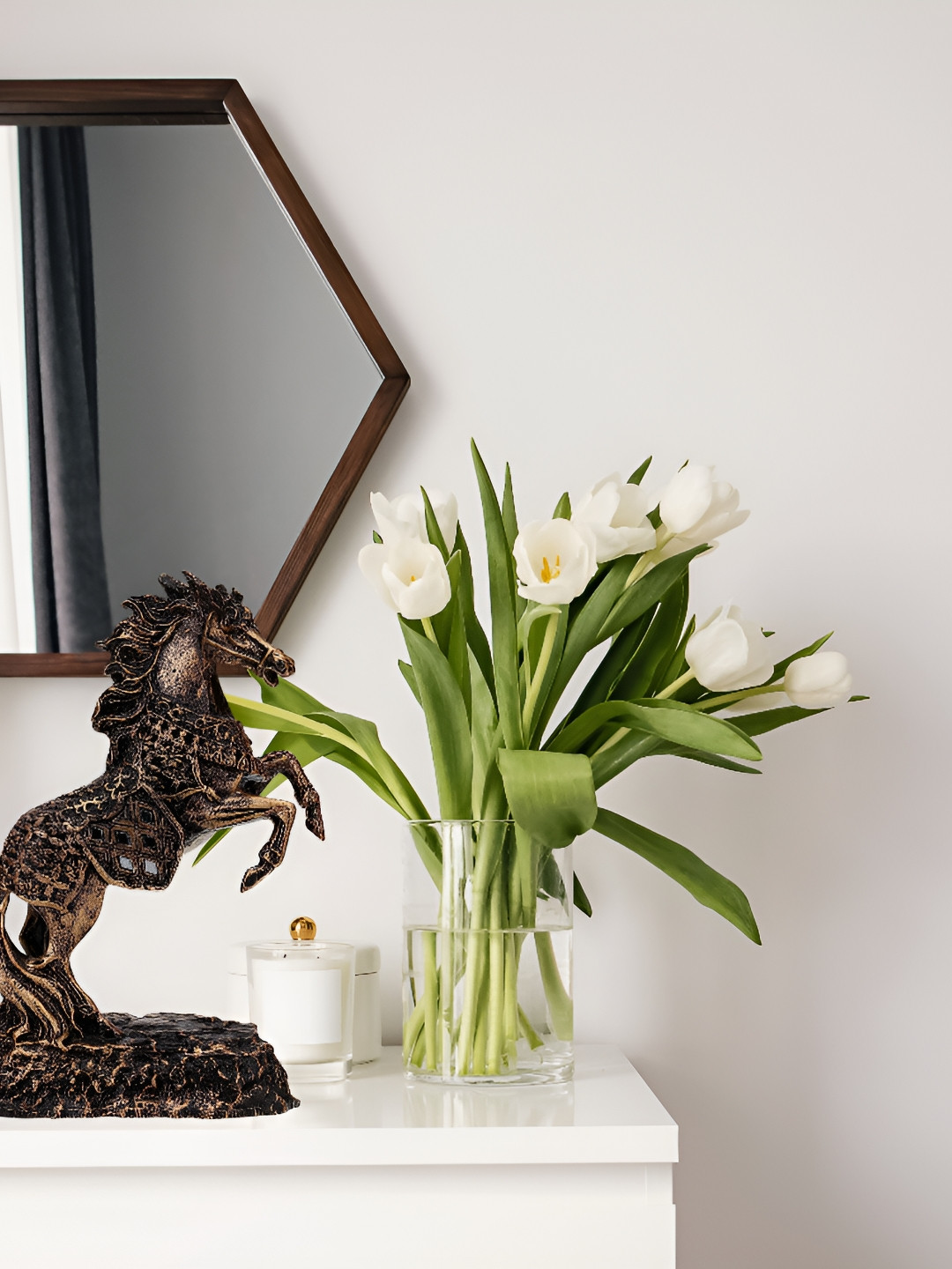 GW CREATIONS Black Polyresin Glossy Home Office Medium Showpiece - 10.2 Inches