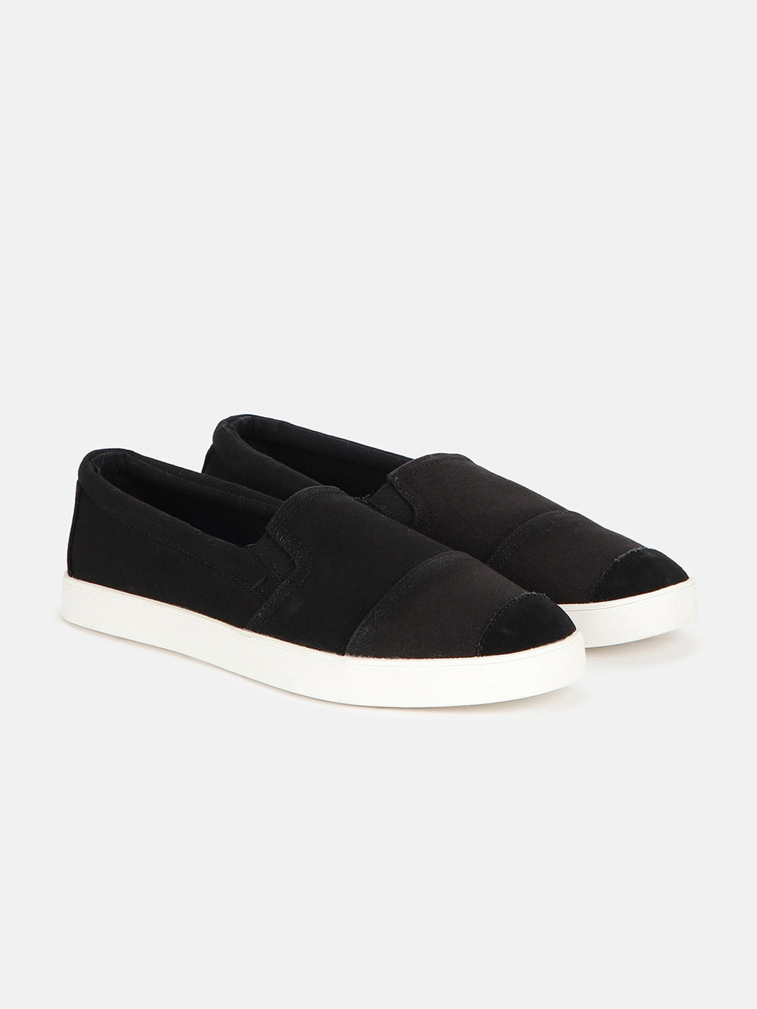United Colors of Benetton Men Textured Round Toe Canvas Sneakers