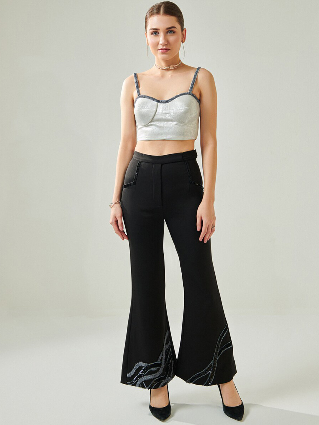 ONE KNOT ONE Embroidered Crop Top With Trouser