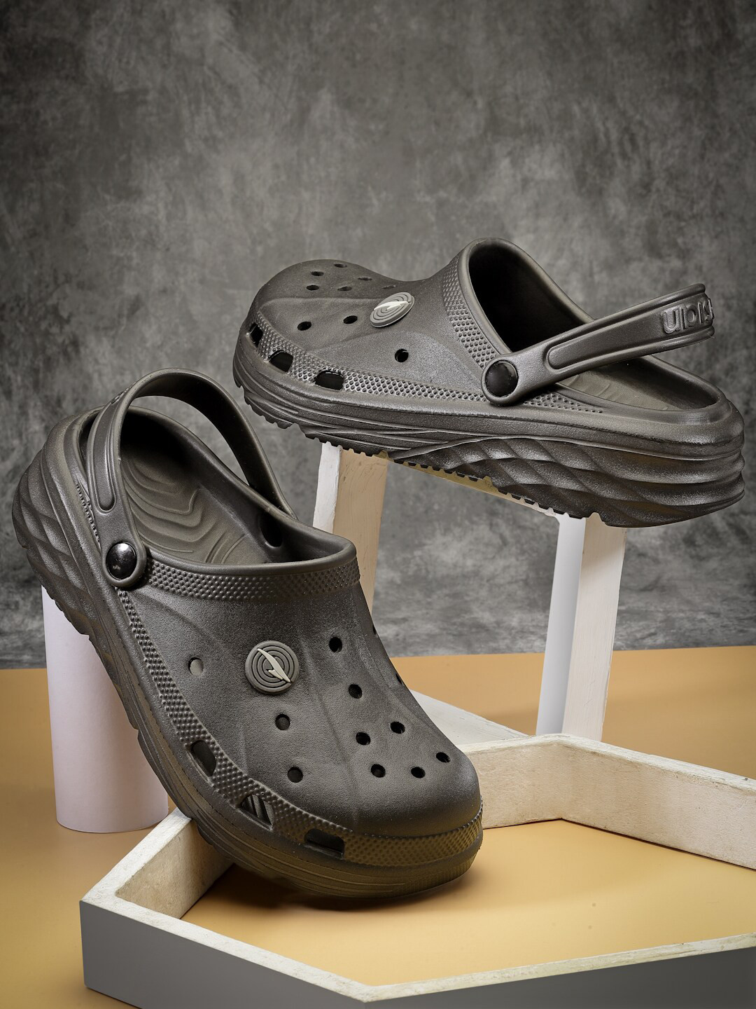 ASIAN Men Self Design Clogs