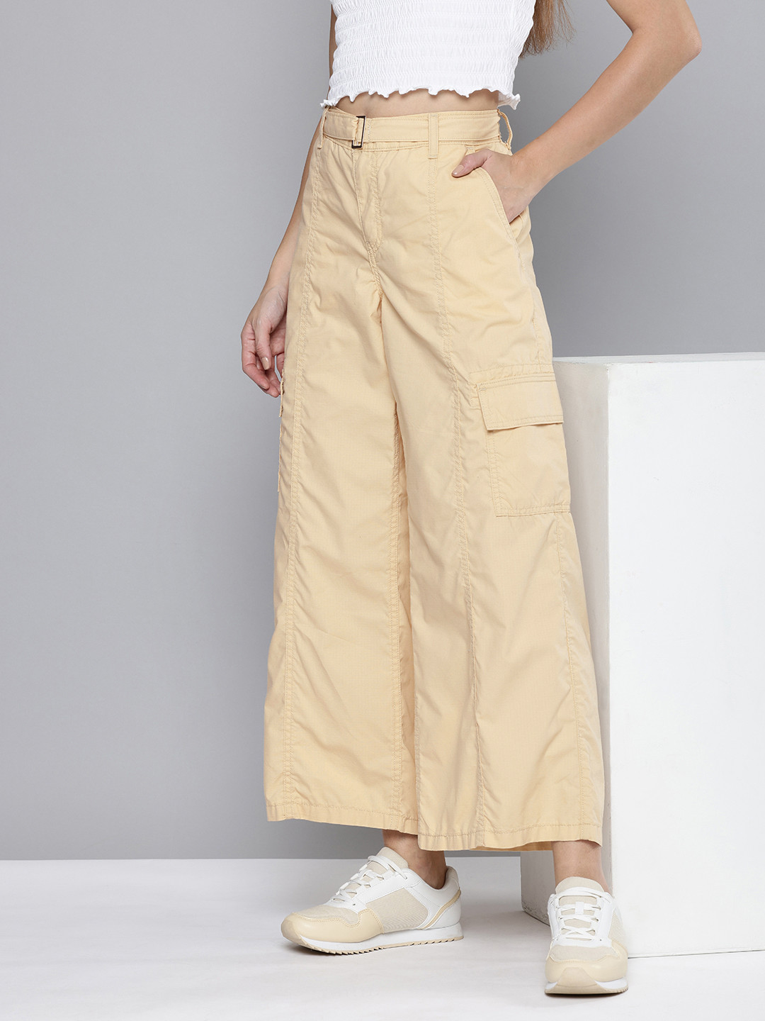 Levis Women 94 Baggy Wide-leg Cargos Regular Fit Trousers With Fabric Belt