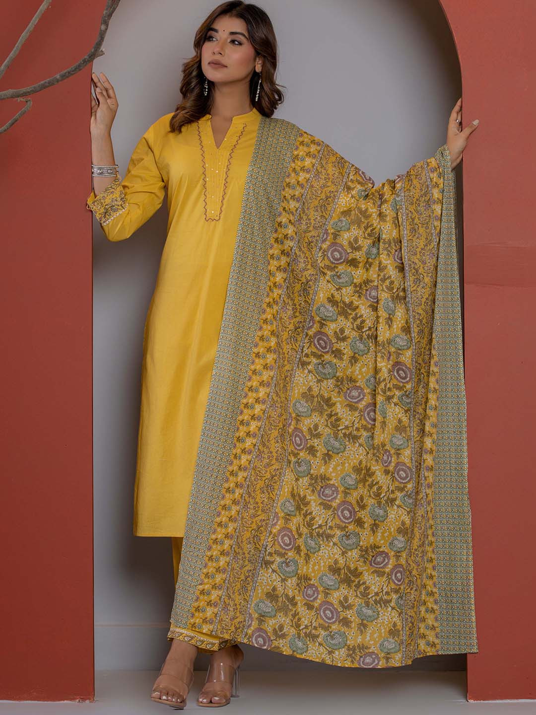 Do Dhaage Band Collar Pure Cotton Straight Kurta with Trousers & Dupatta