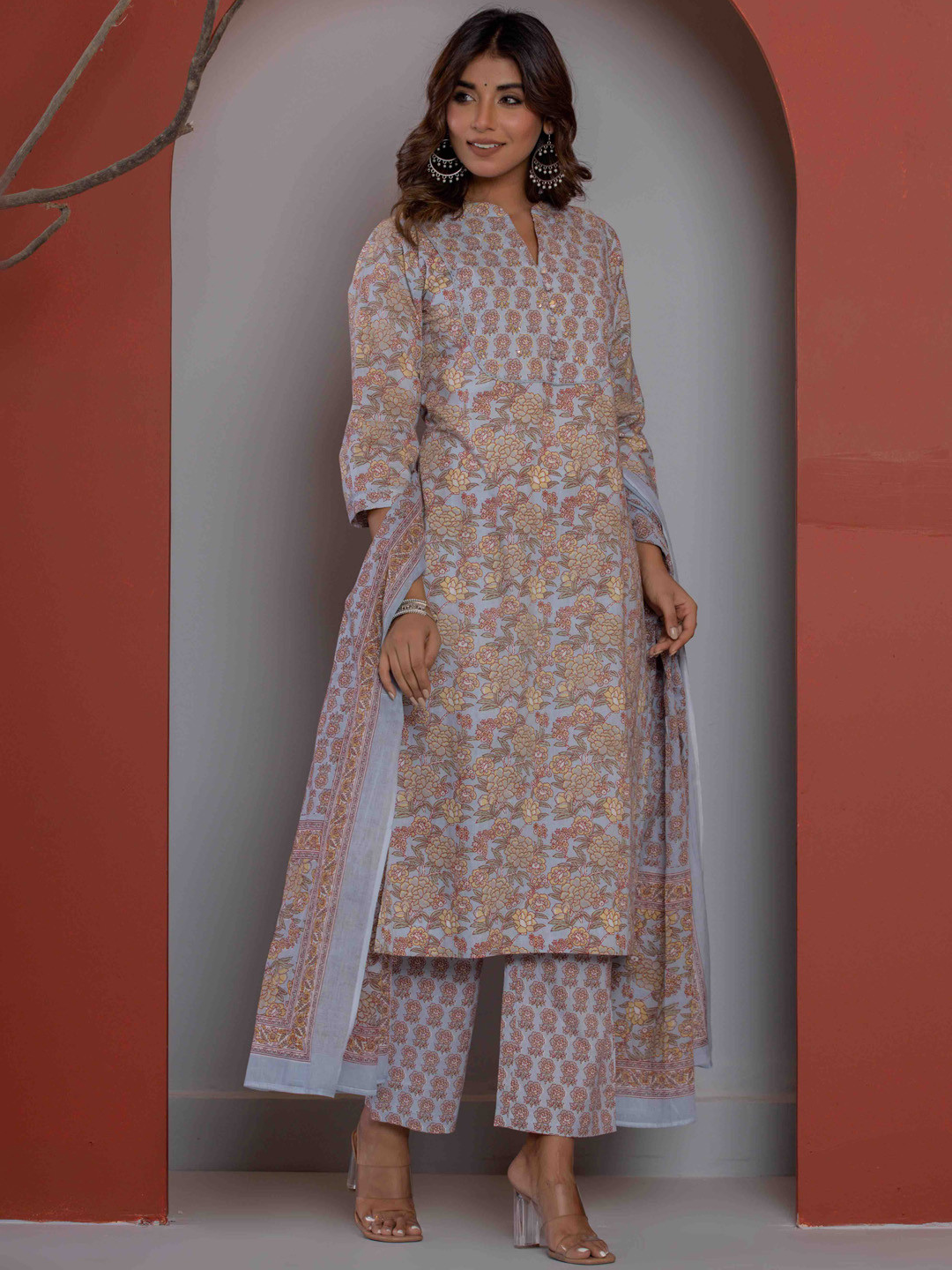 Do Dhaage Floral Printed Band Collar Pure Cotton Straight Kurta with Trousers & Dupatta
