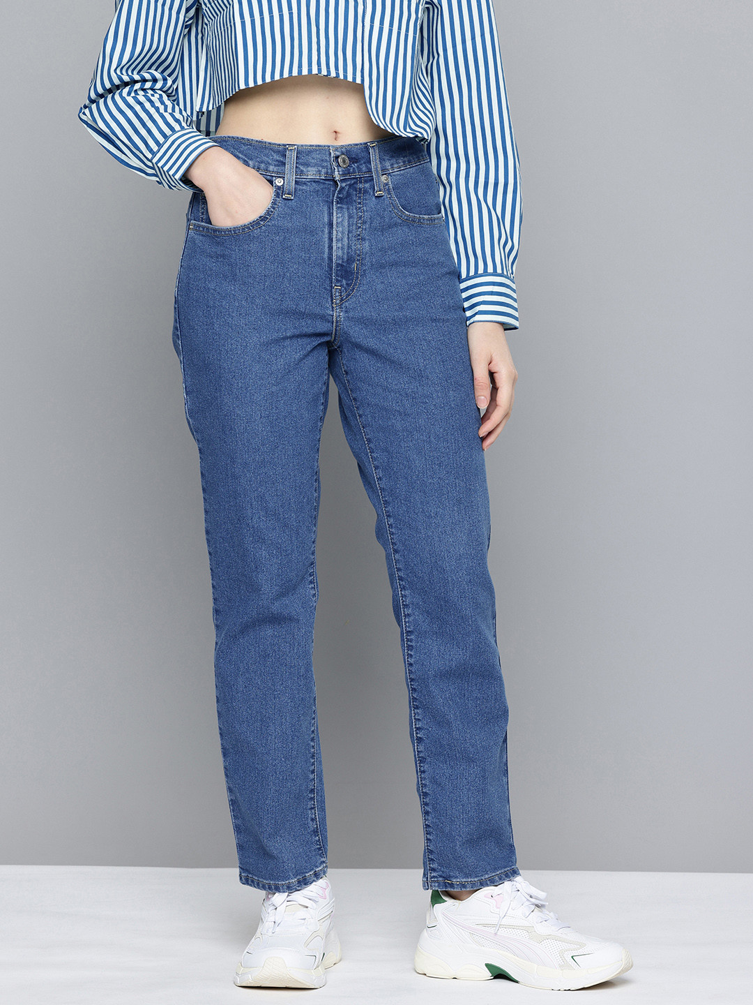 Levis Women's 724 Blue Slim Straight Fit High Rise Jeans